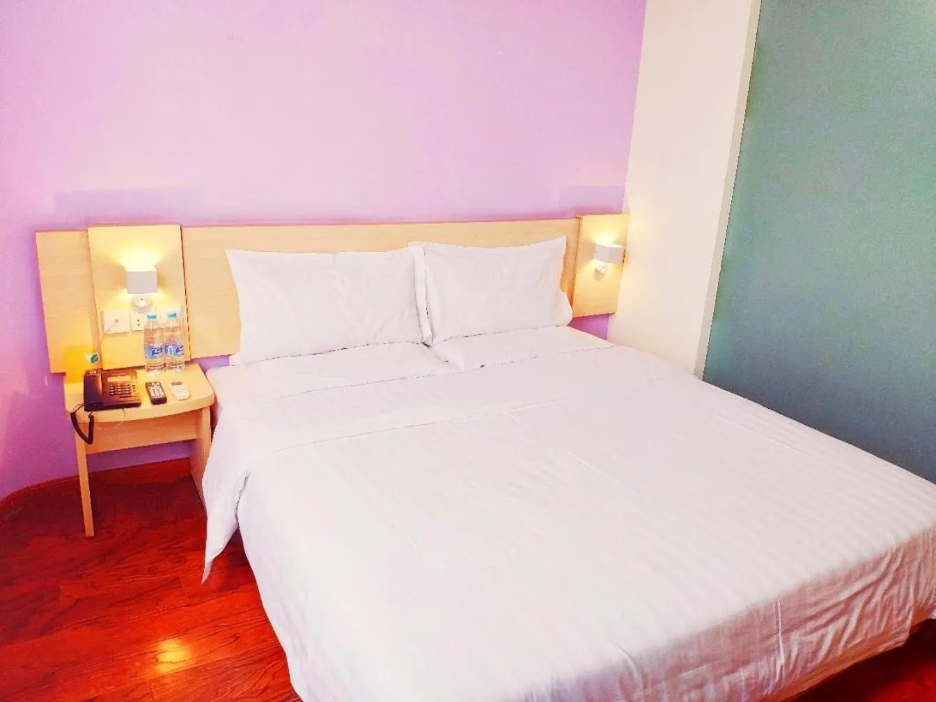 Bed in 7Days Inn ChengDu RenShou Shuyuan Road Haochi Street