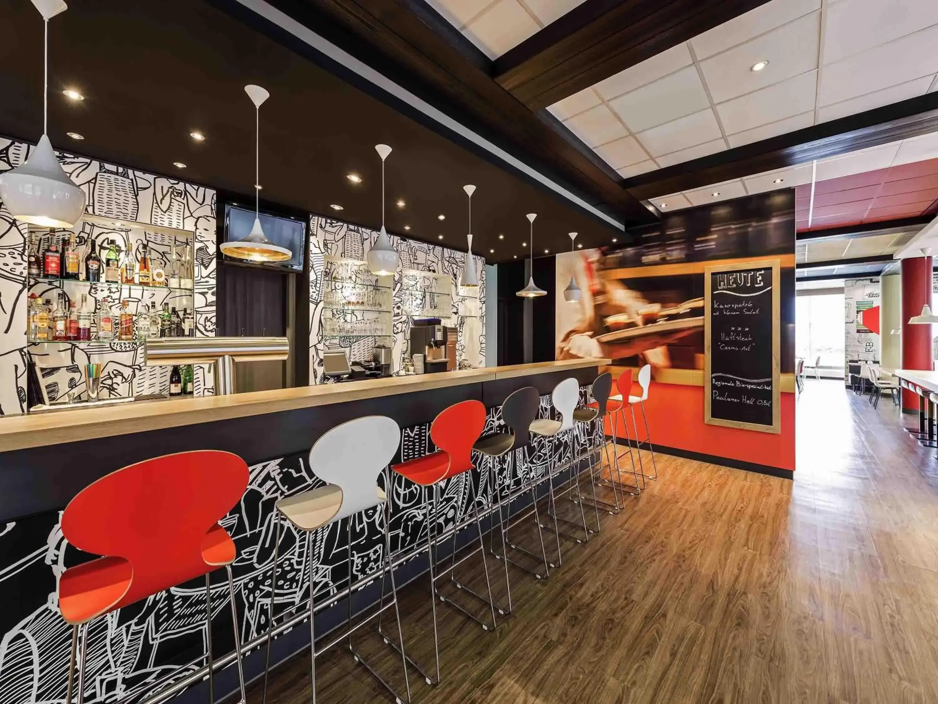 Lounge or bar in ibis München Parkstadt Schwabing Lounge or bar in ibis München Parkstadt Schwabing