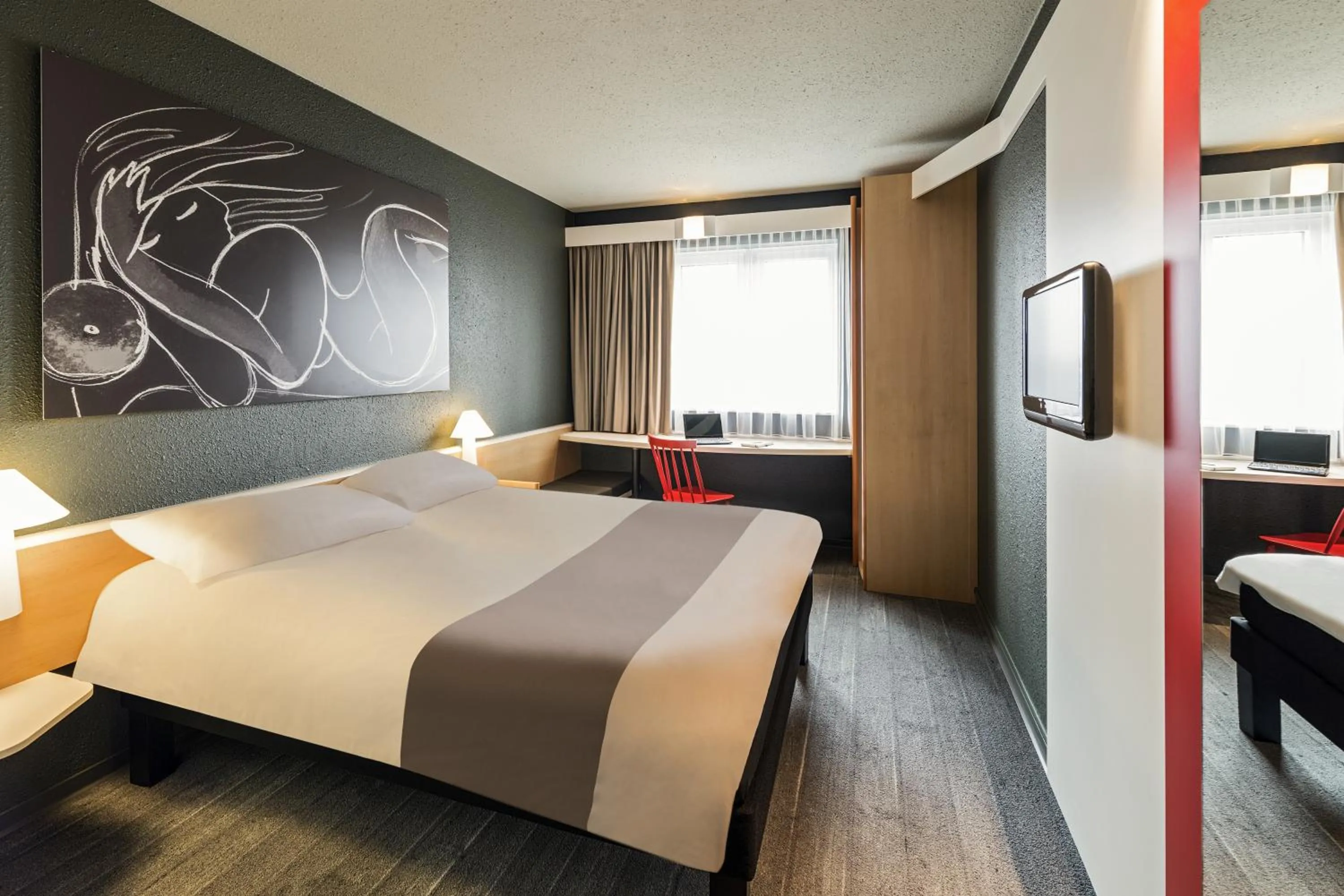 Photo of the whole room, Bed in ibis München Parkstadt Schwabing