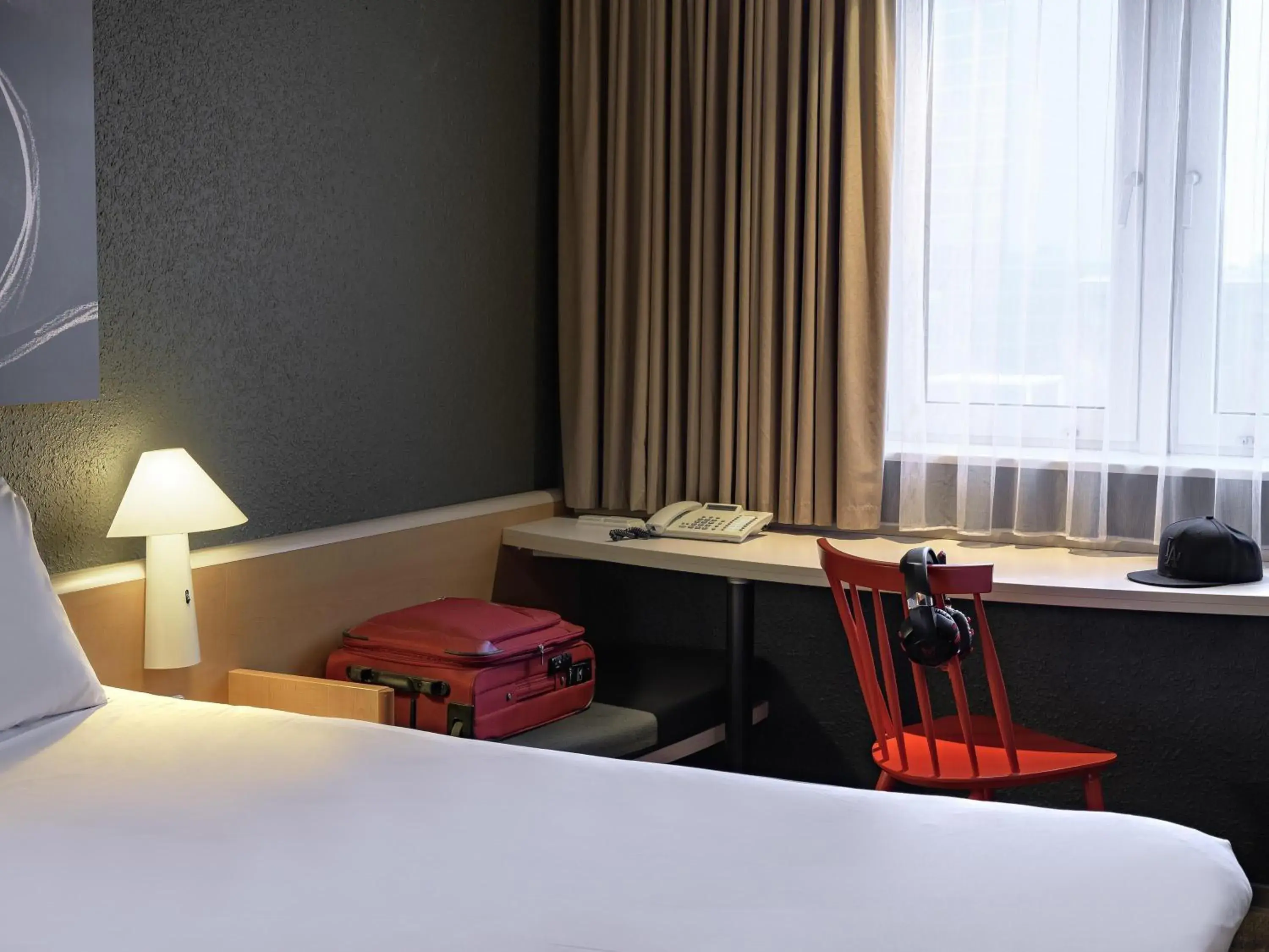 Bedroom, Bed in ibis München Parkstadt Schwabing Bedroom, Bed in ibis München Parkstadt Schwabing