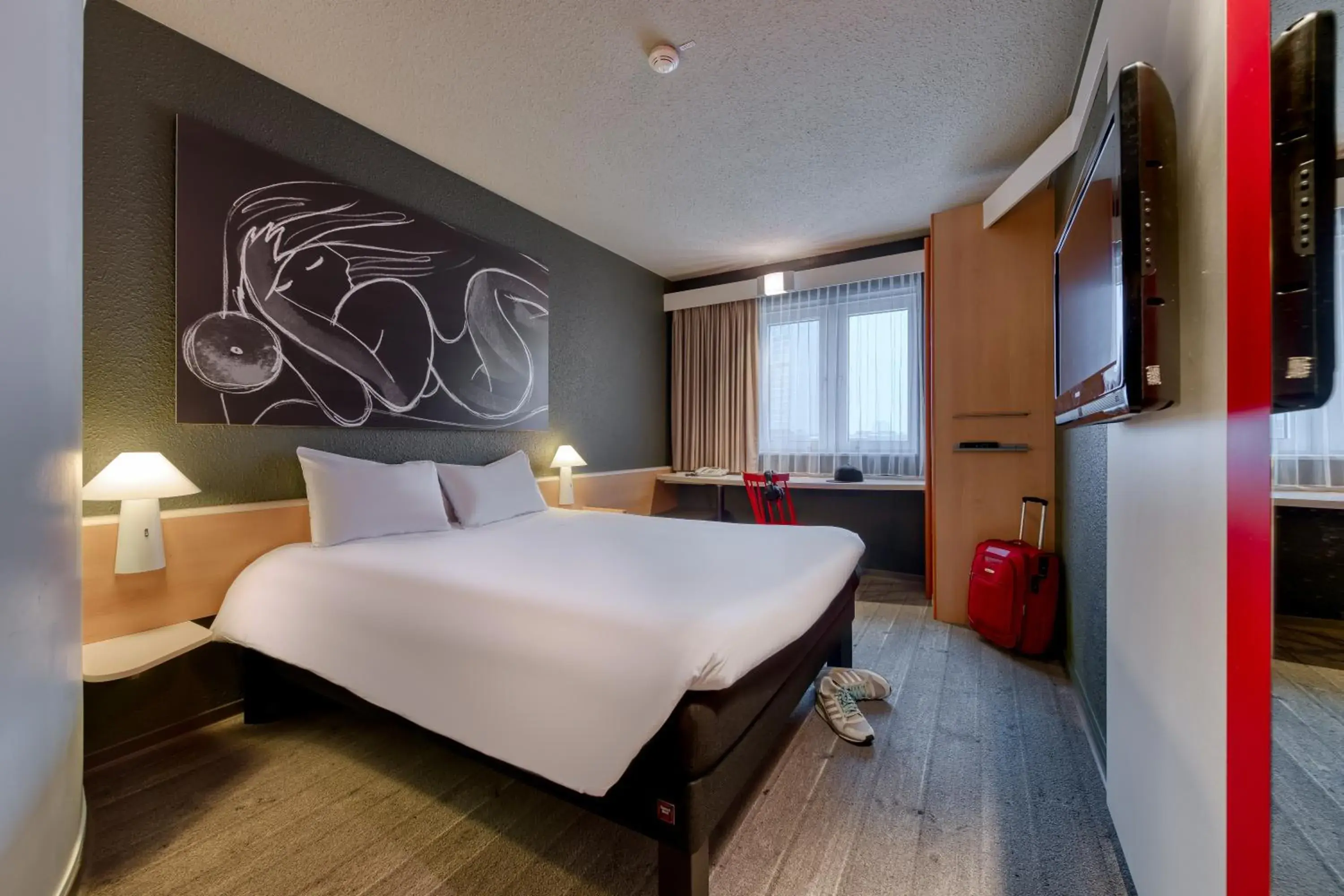 Photo of the whole room, Bed in ibis München Parkstadt Schwabing Photo of the whole room, Bed in ibis München Parkstadt Schwabing