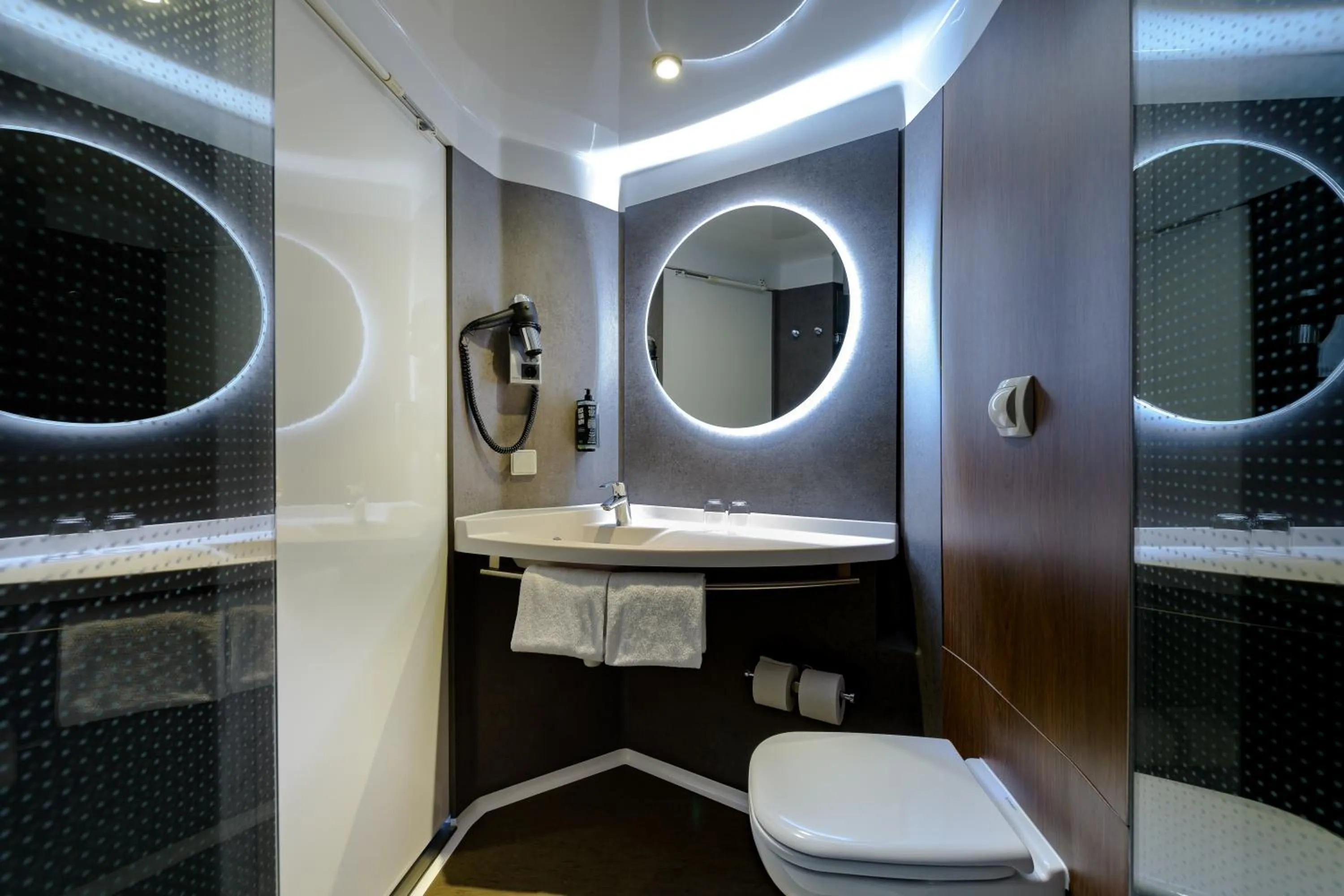 Bathroom in ibis München Parkstadt Schwabing