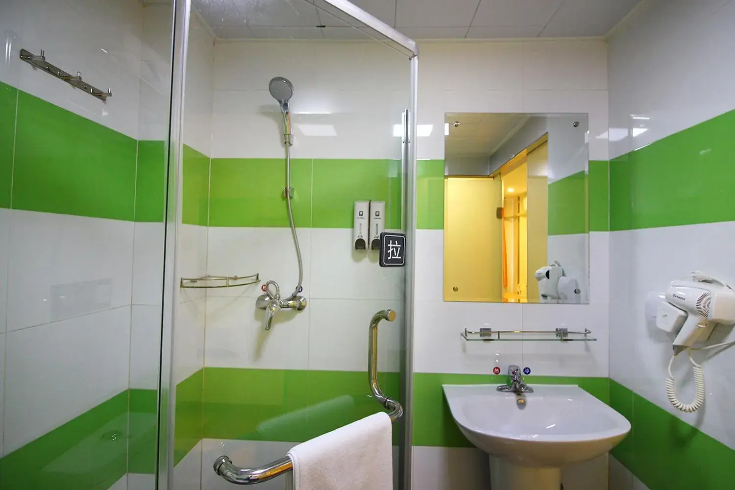 7Days Inn Zhuhai Doumen district government pedestrian street 7Days Inn Zhuhai Doumen district government pedestrian street