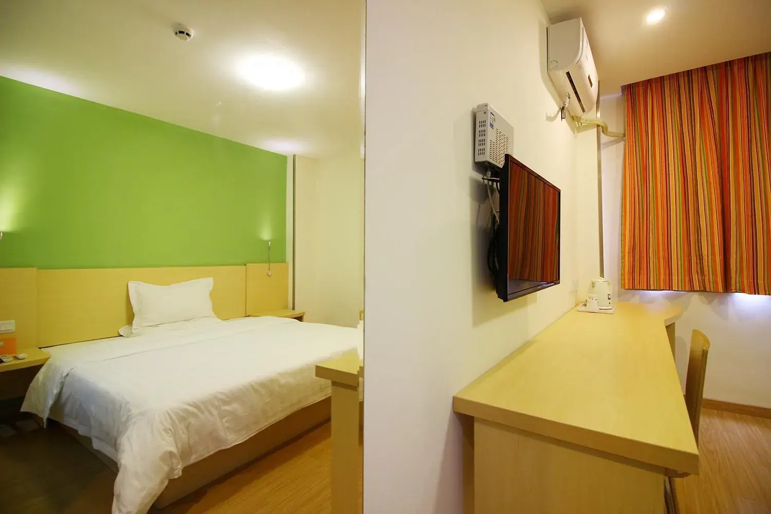 Bed in 7Days Inn Zhuhai Doumen district government pedestrian street Bed in 7Days Inn Zhuhai Doumen district government pedestrian street