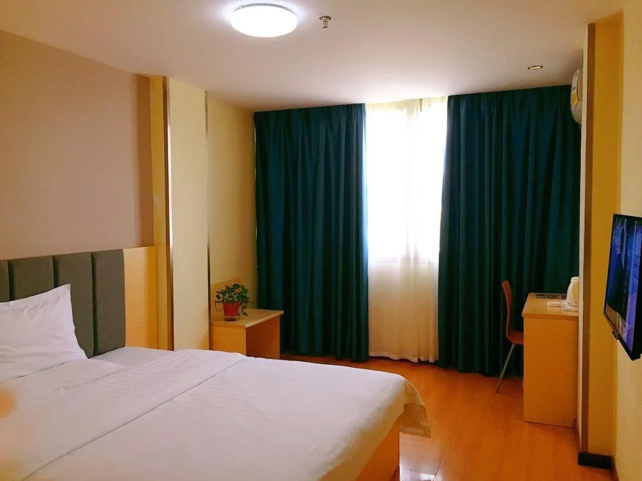 7Days Inn Hanzhong Tianhan Avenue South Station