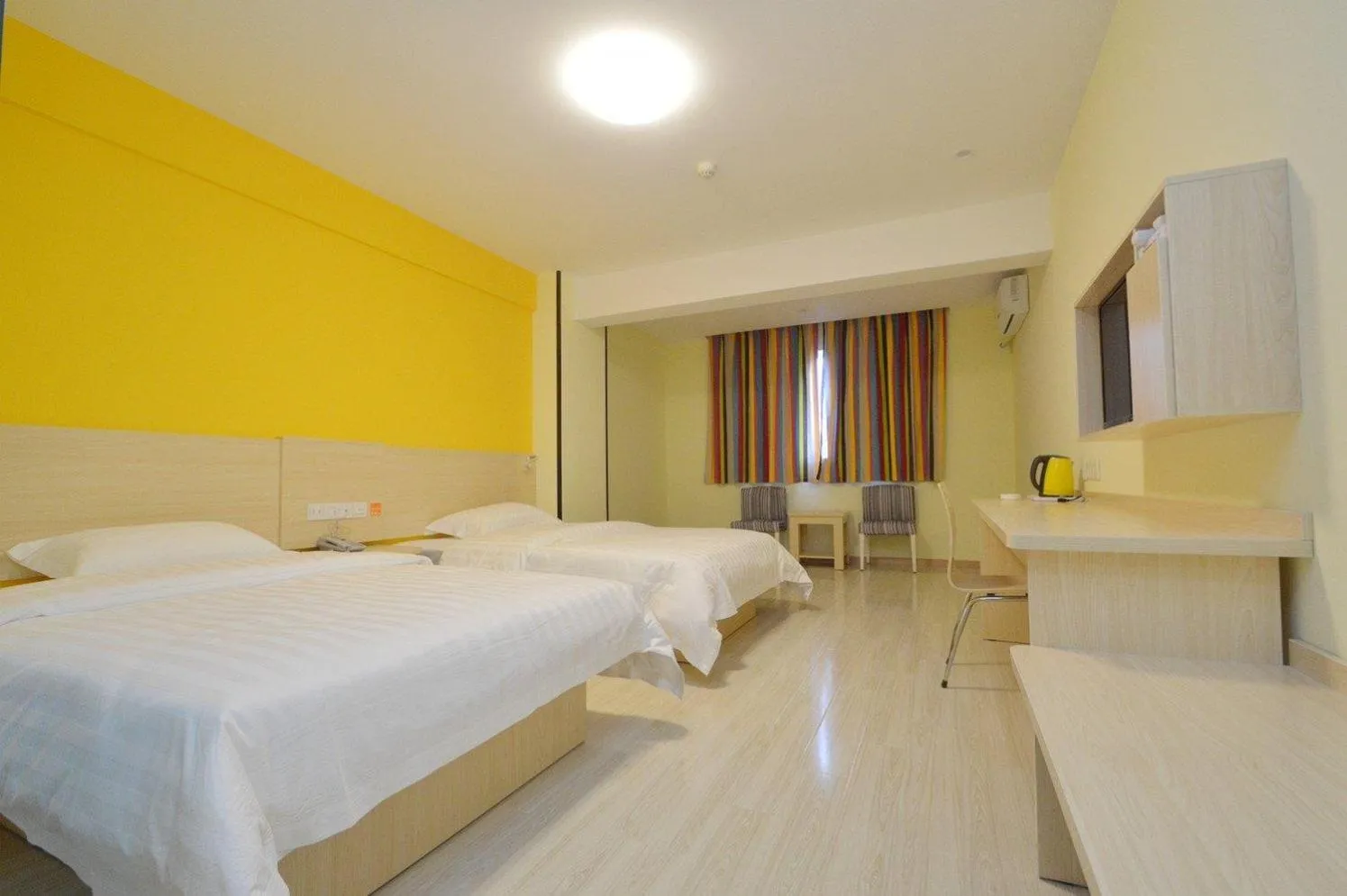 Bed in 7Days Inn Nanjing Confucius temple Yudaojie