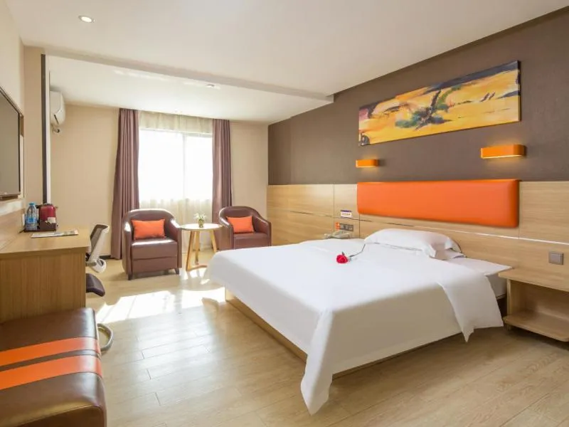 Bed in 7Days Premium Shenzhen Longgang Dayun Metro Station