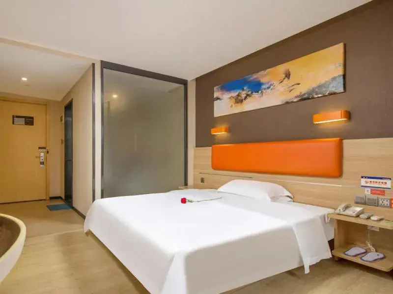 Bed in 7Days Premium Shenzhen Longgang Dayun Metro Station Bed in 7Days Premium Shenzhen Longgang Dayun Metro Station