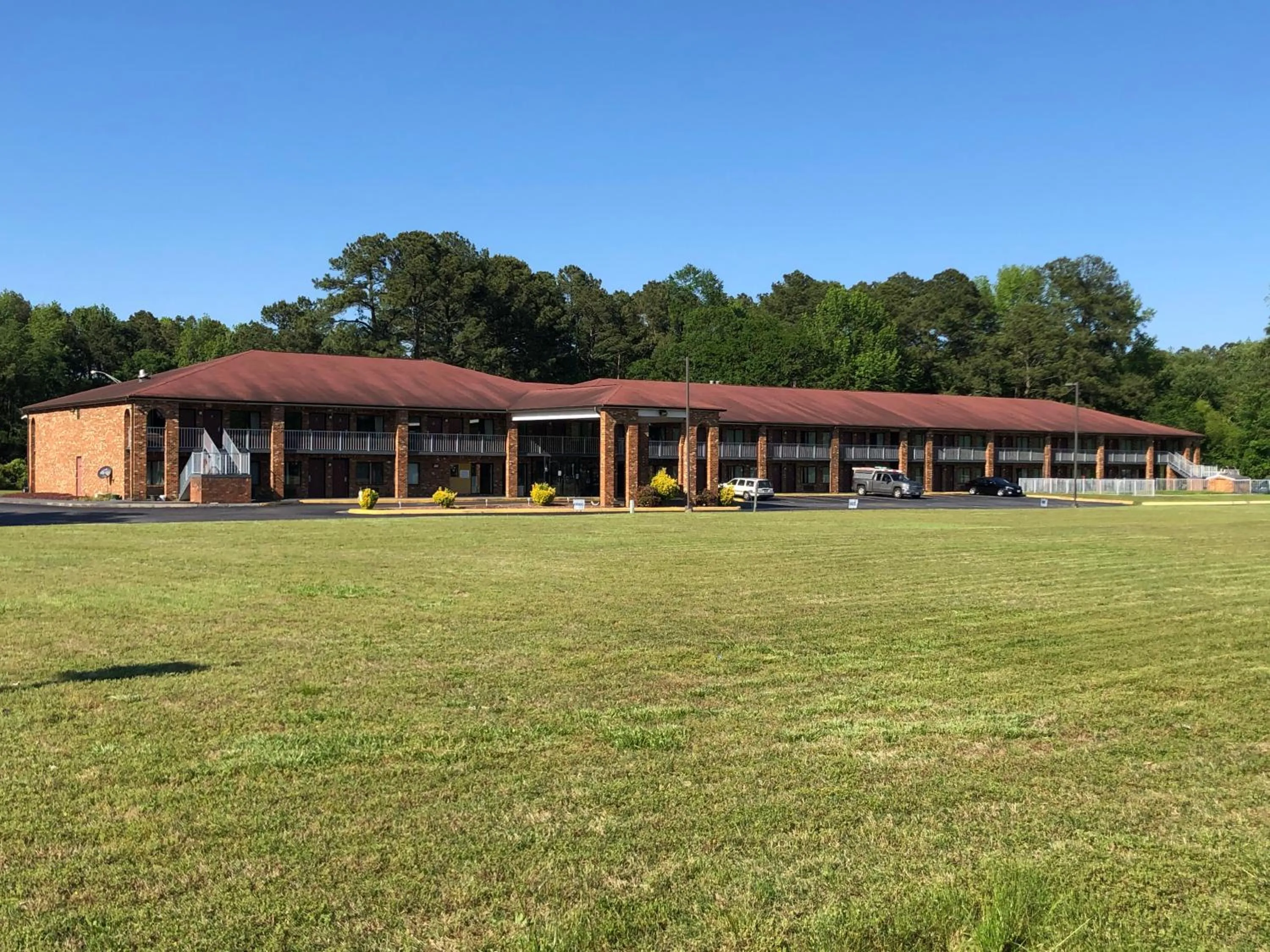 Property building in American Inn Chesapeake - Portsmouth