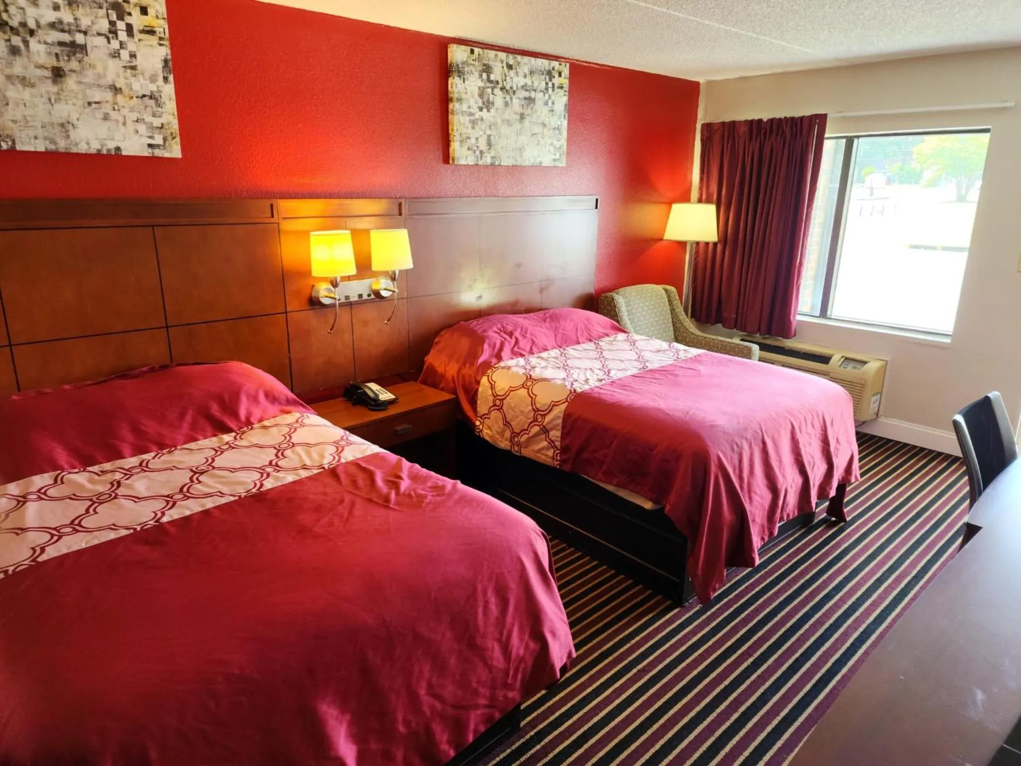 Bedroom, Bed in American Inn Chesapeake - Portsmouth