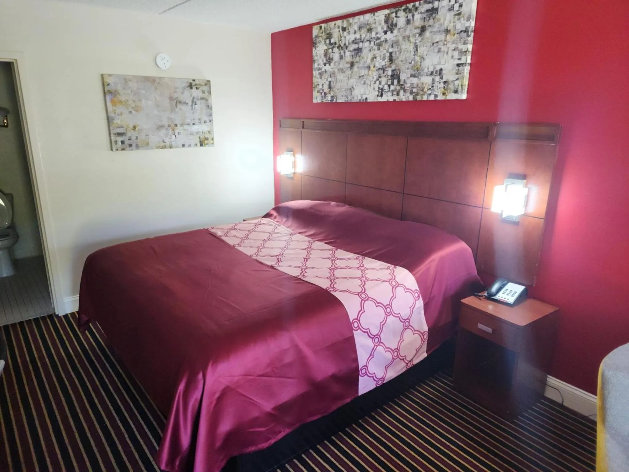 Bed in American Inn Chesapeake - Portsmouth