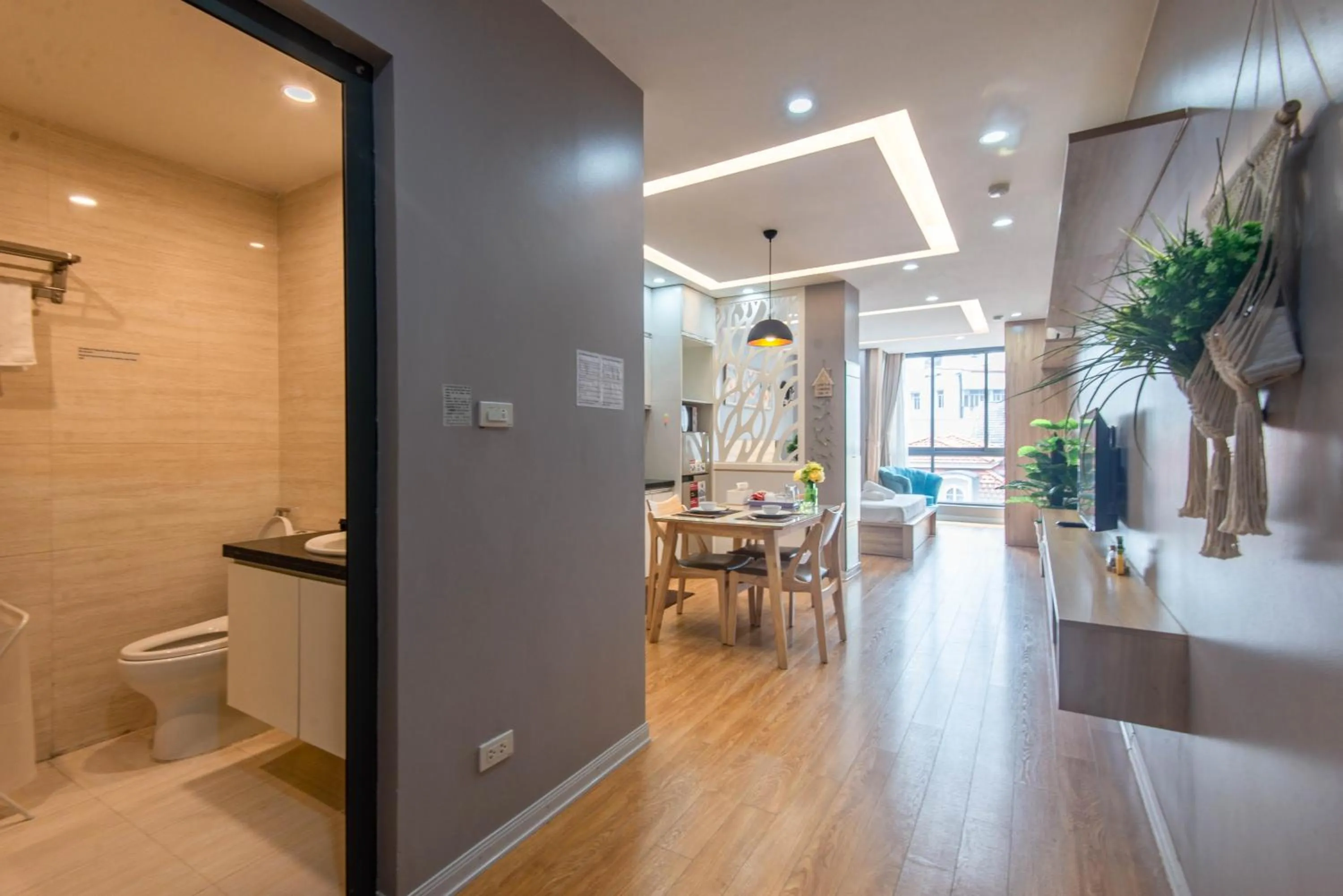 Toilet in 22housing Linh Lang Hotel & Residence