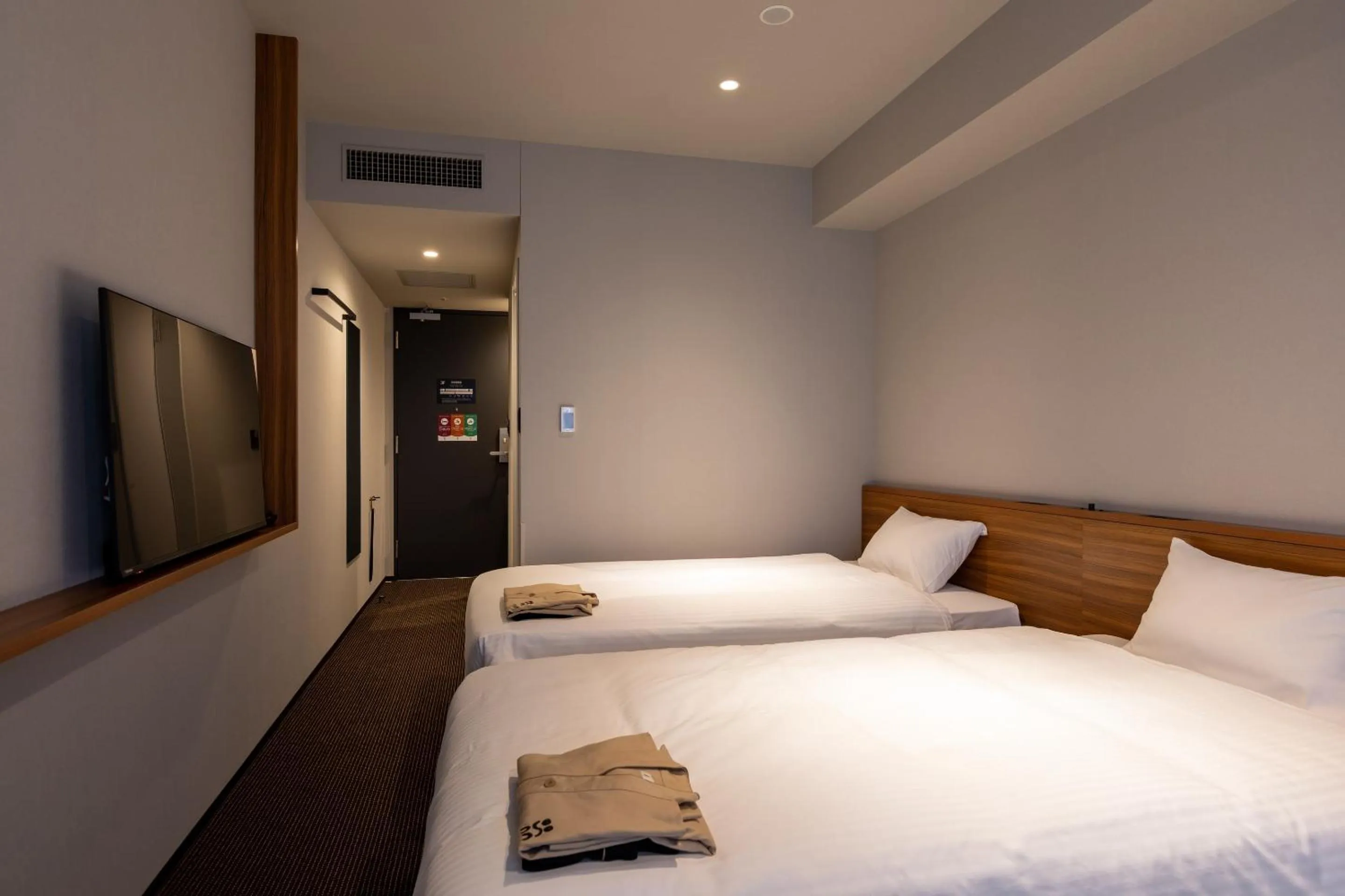 Photo of the whole room, Bed in The358 UMI