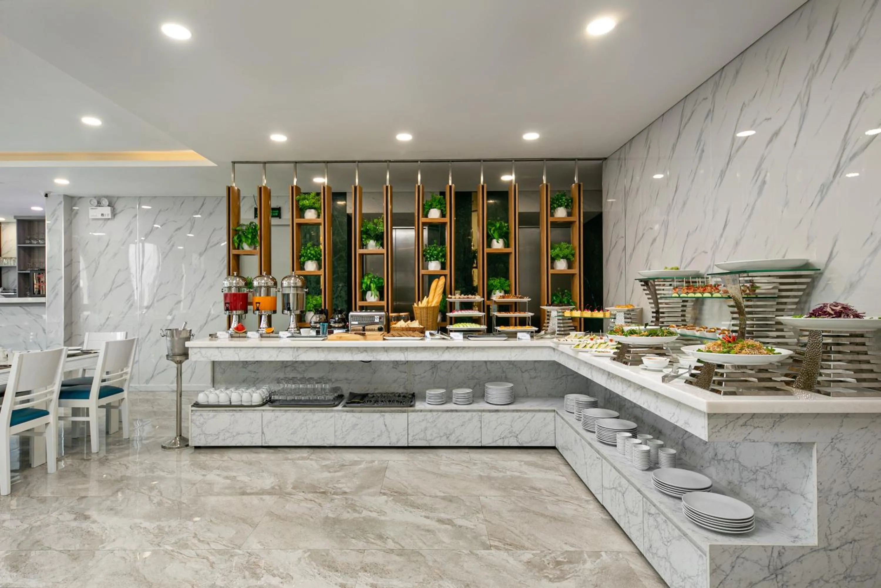 Food and drinks in Calix Hotel