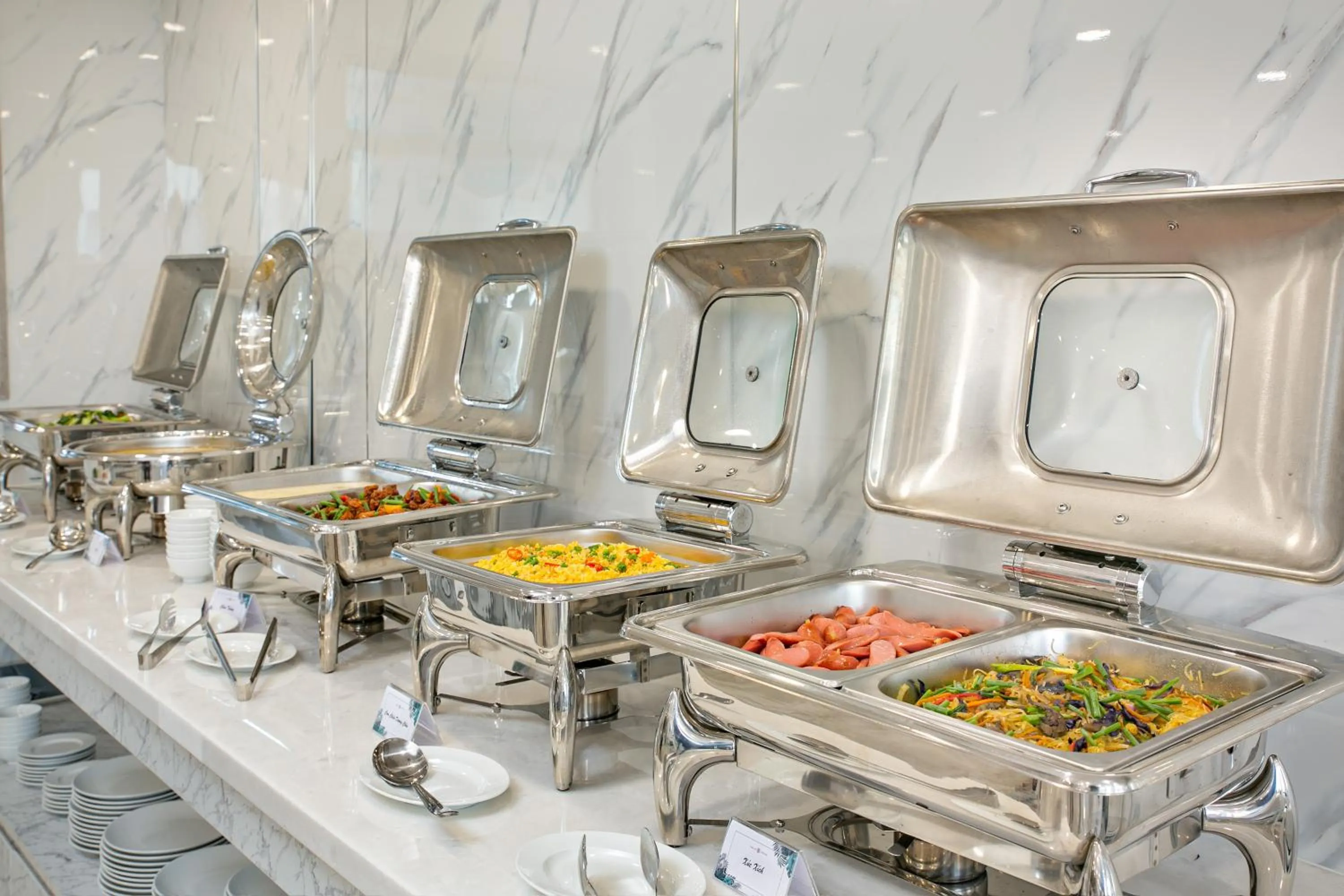 Food and drinks in Calix Hotel