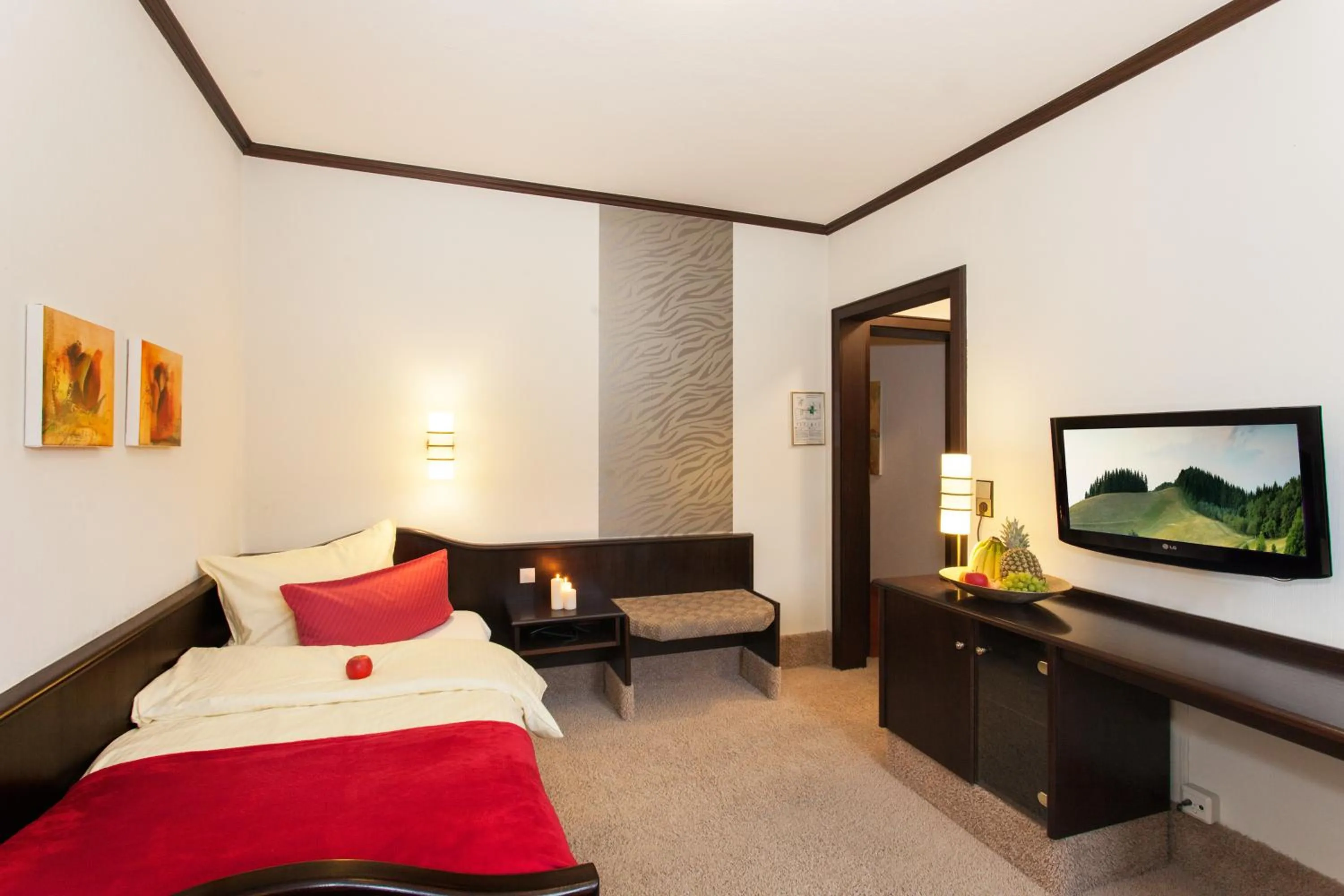 Photo of the whole room, Bed in Flair Hotel Werbetal