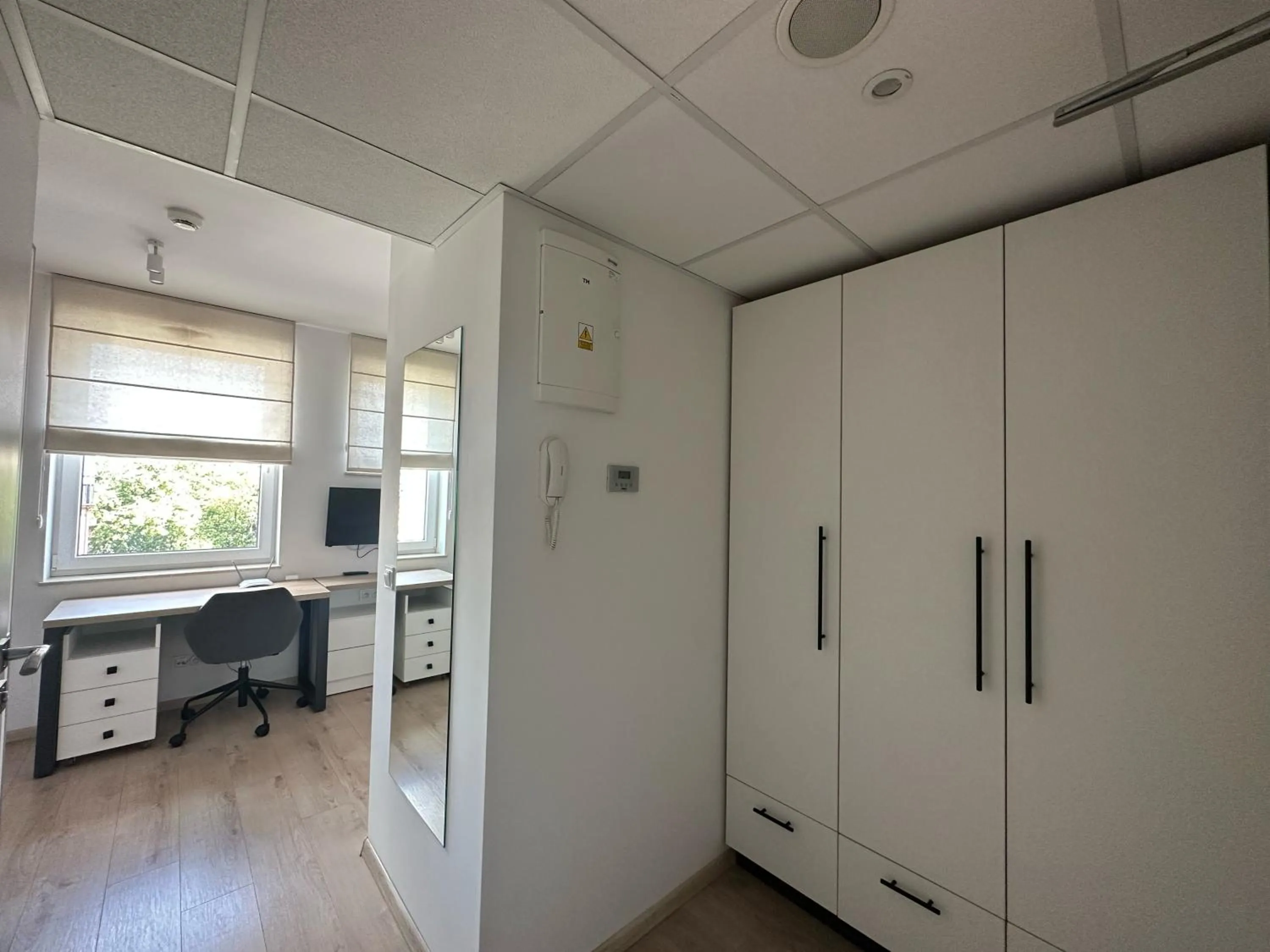 wardrobe in Starter III