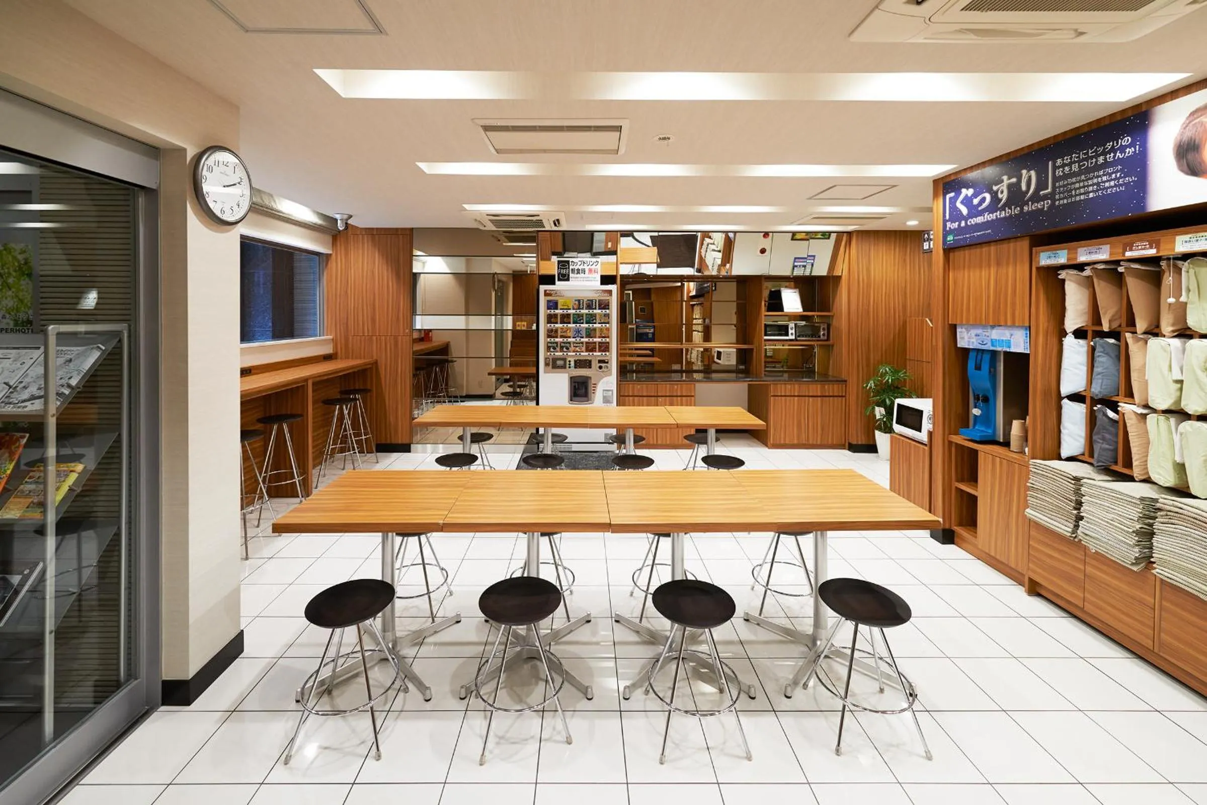 Lounge or bar in Super Hotel JR Ueno Iriyaguchi