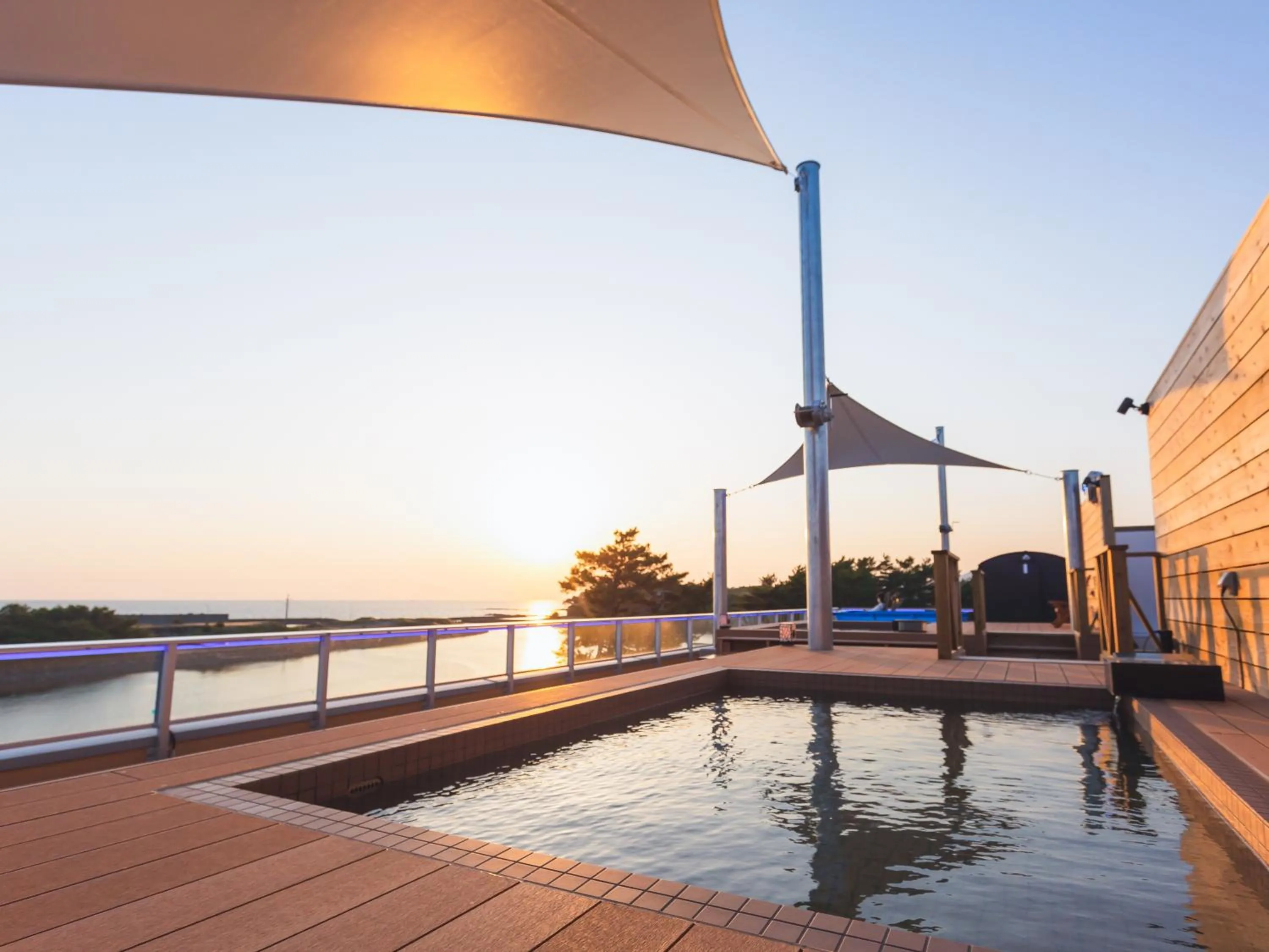 Hot Spring Bath in Fukiagehama Field Hotel