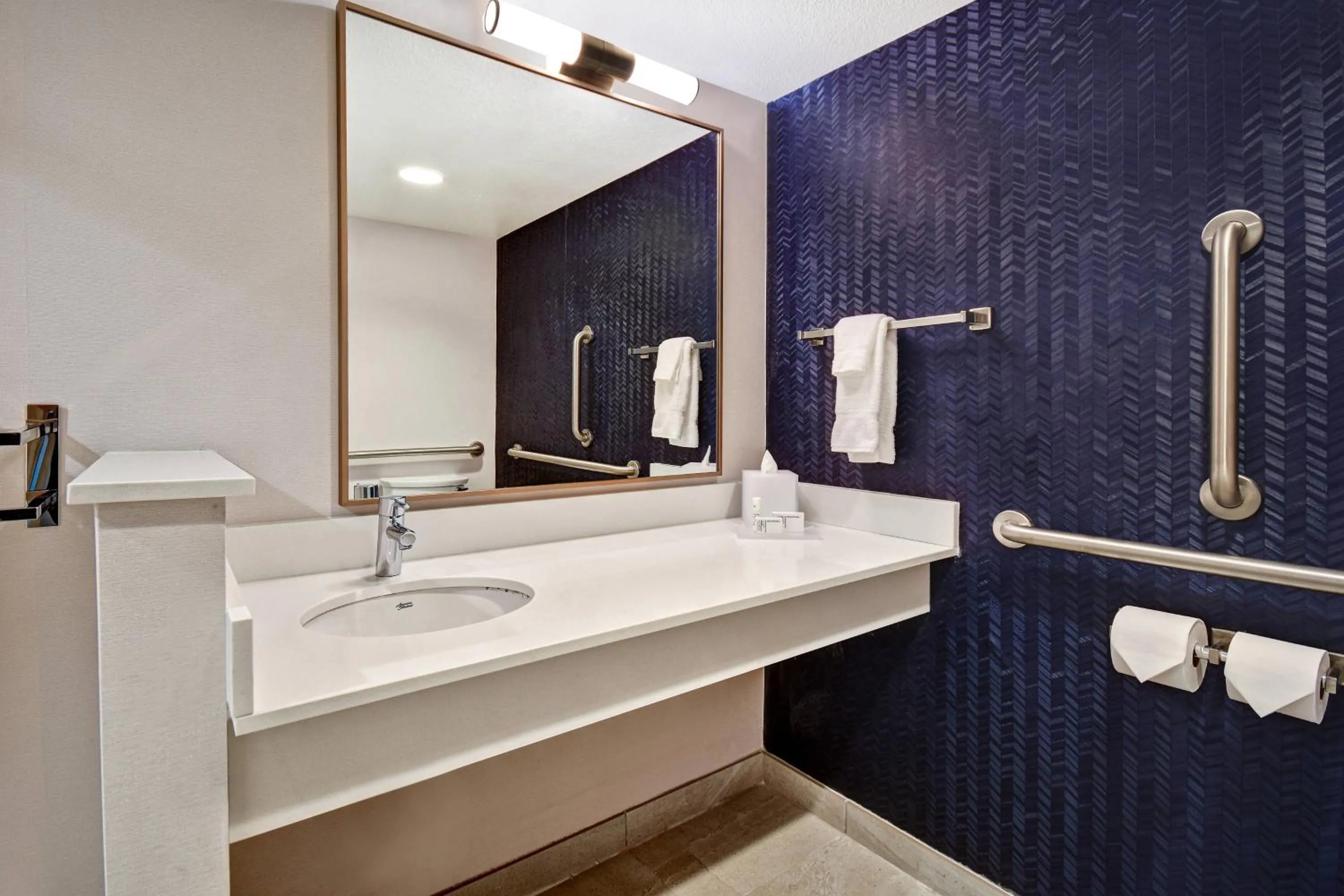 Bathroom in Fairfield Inn & Suites Las Vegas Airport South