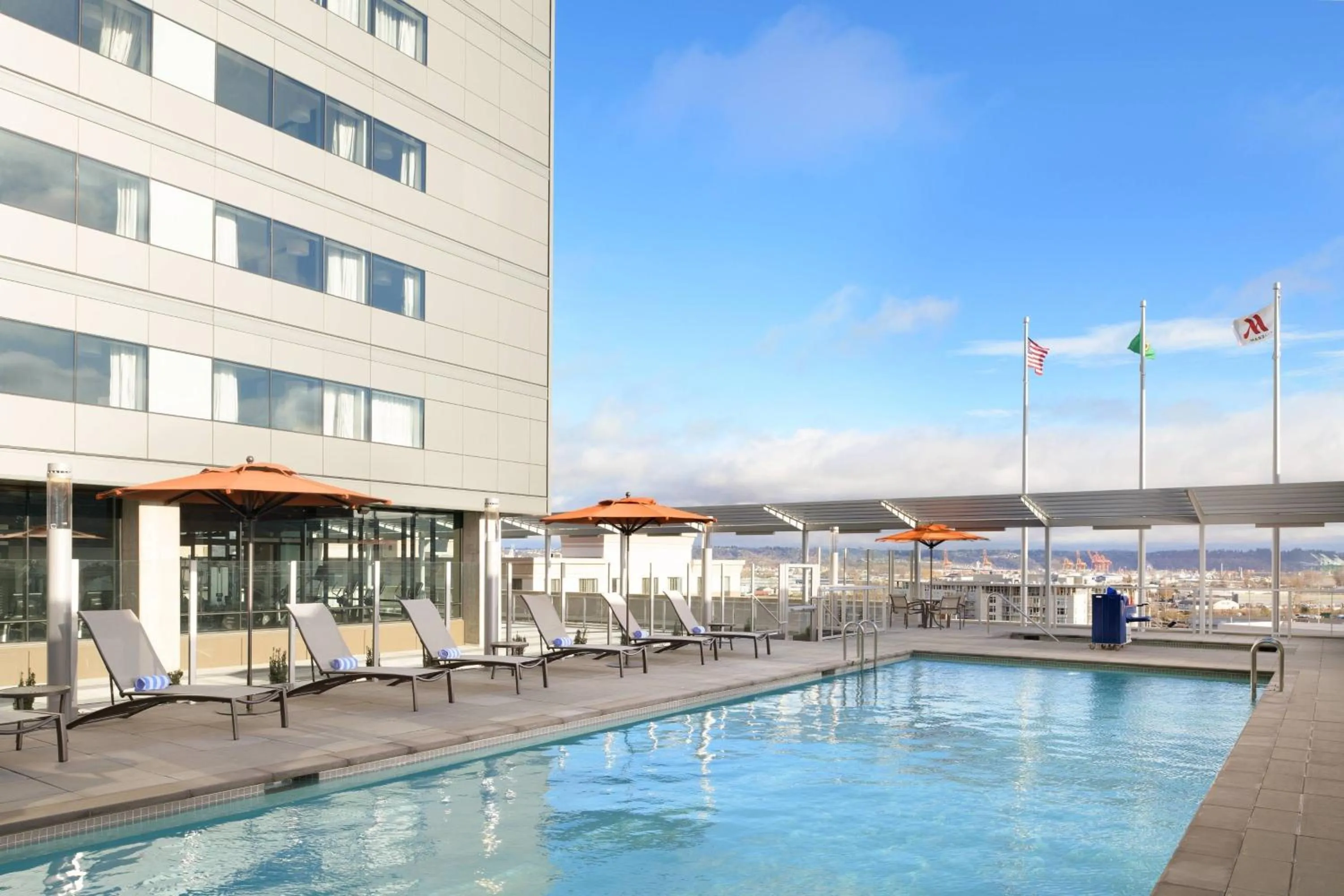 Swimming pool in Marriott Tacoma Downtown