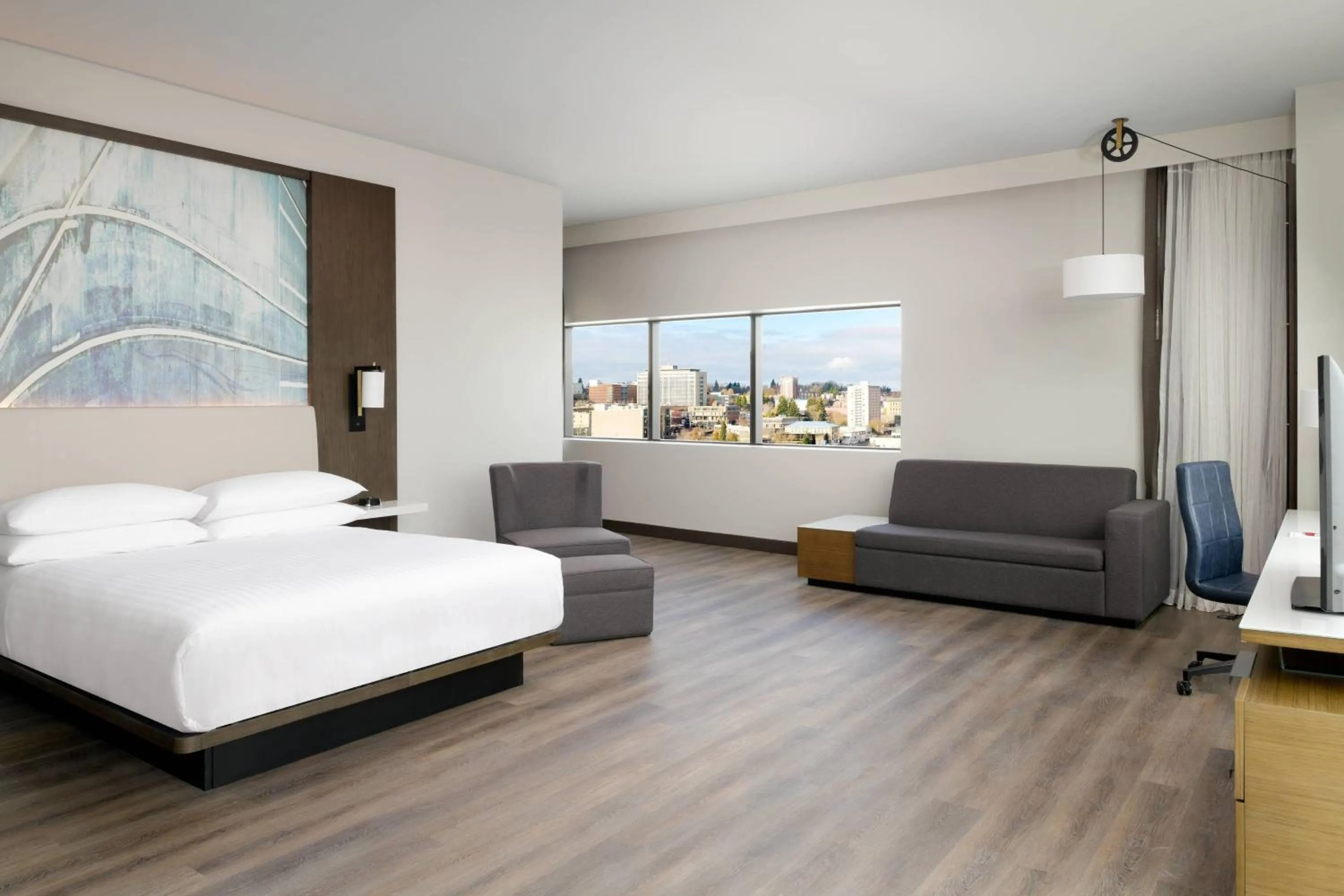 Photo of the whole room, Bed in Marriott Tacoma Downtown