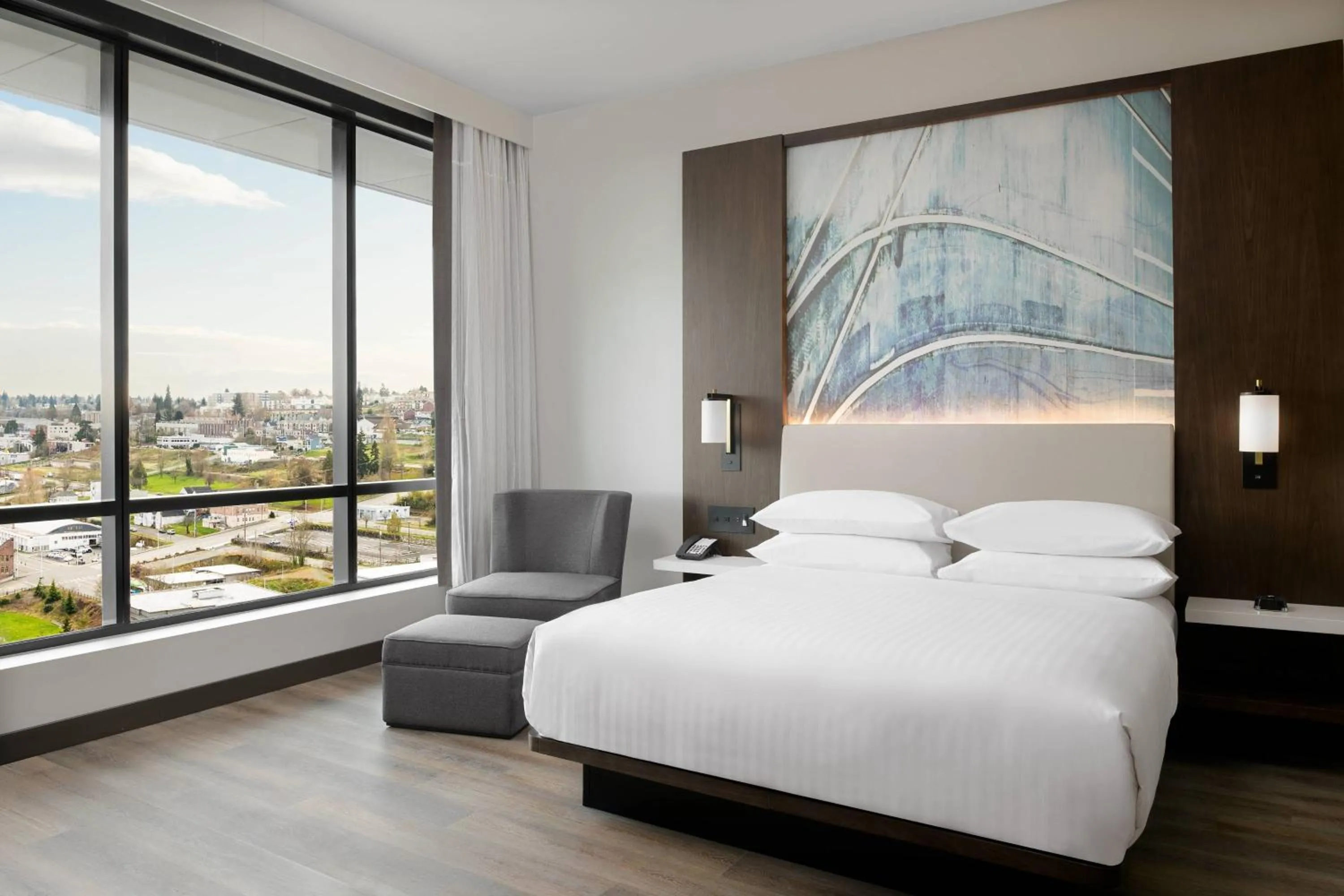 Photo of the whole room, Bed in Marriott Tacoma Downtown