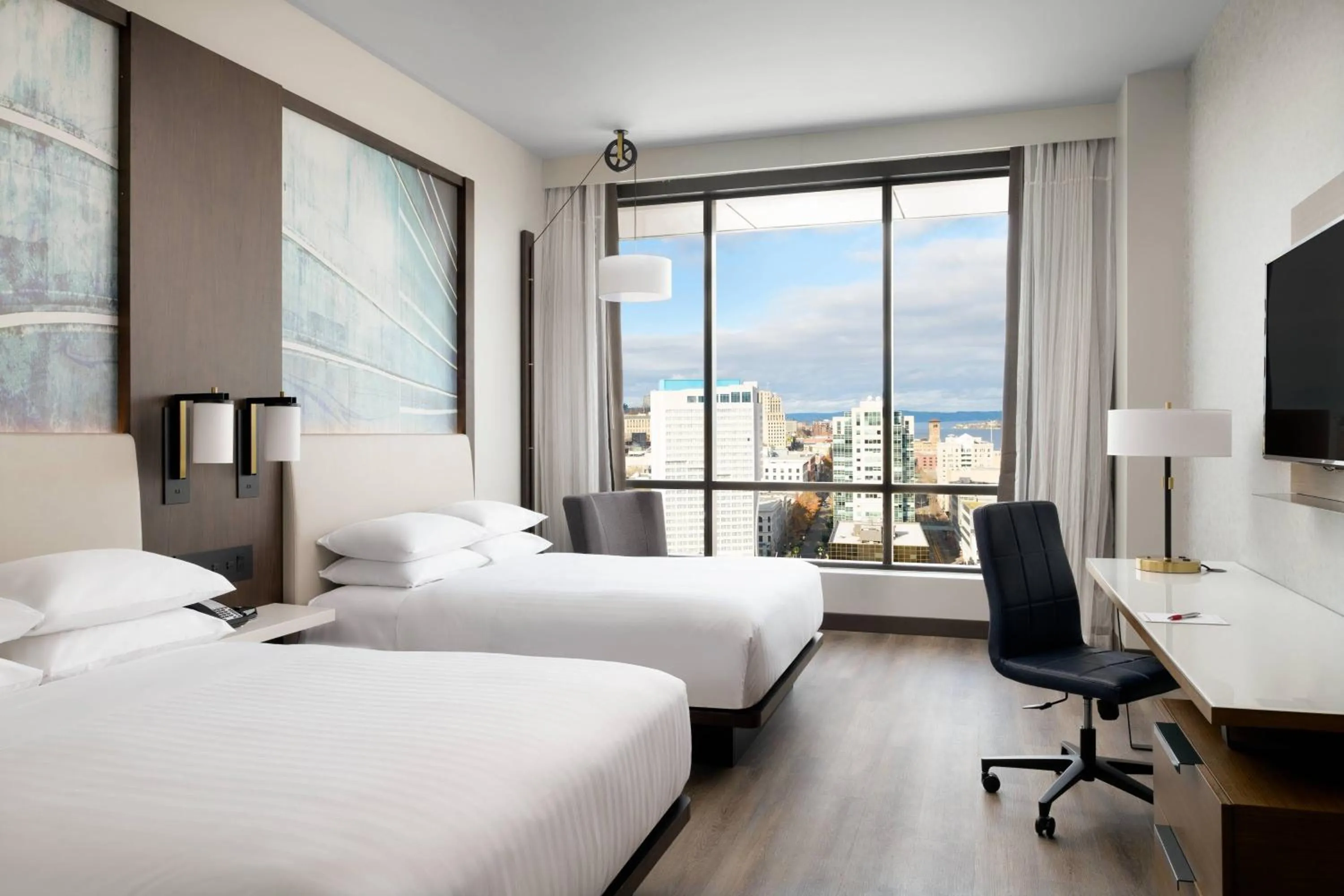 Lounge or bar, Bed in Marriott Tacoma Downtown