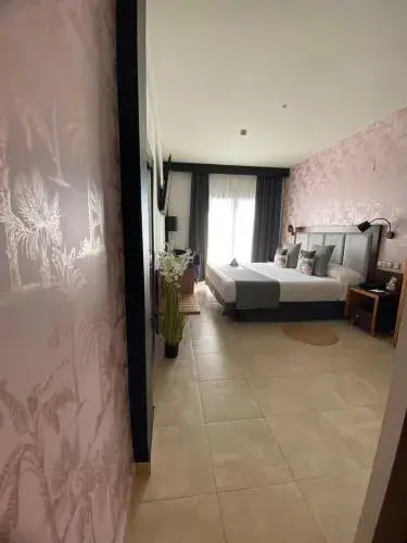 ON ALETA ROOM designed for adults ON ALETA ROOM designed for adults