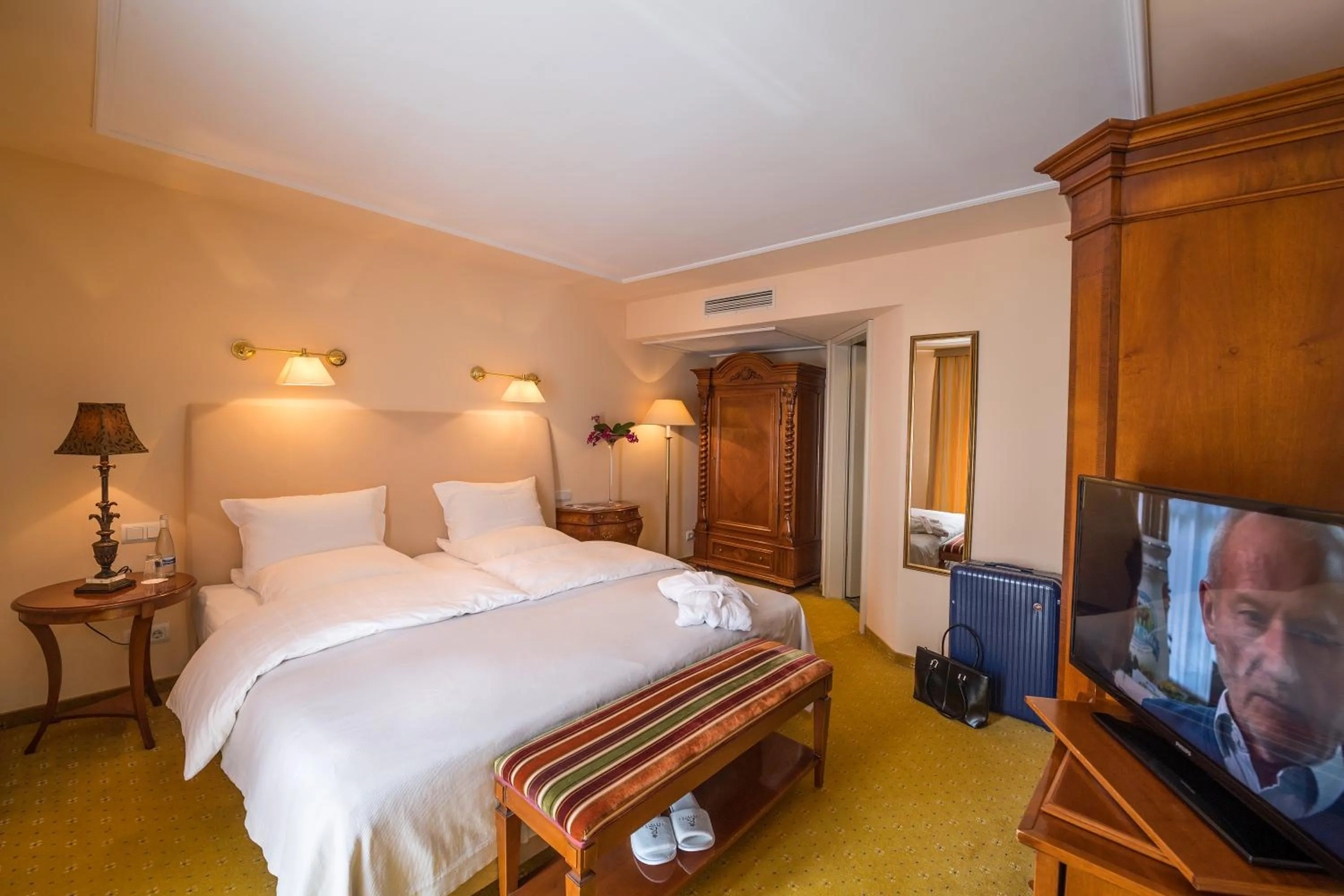 Photo of the whole room, Bed in Hotel Erbprinz - Gourmet & Spa