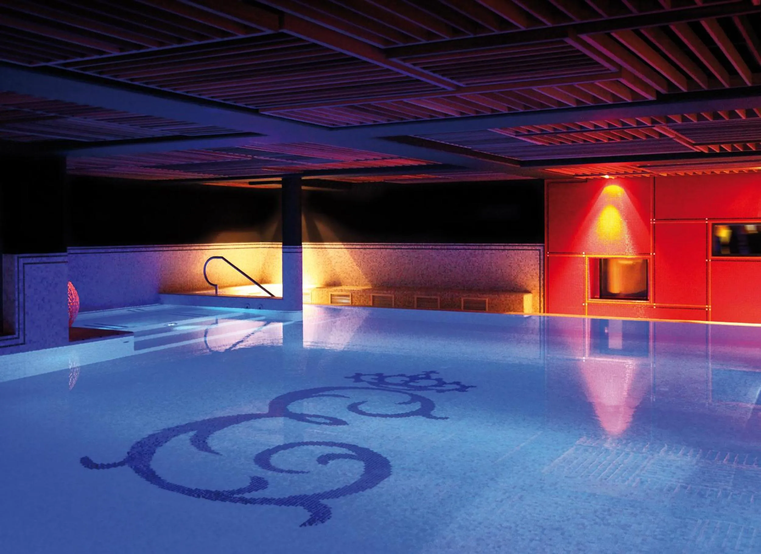 Hot Tub in Hotel Erbprinz - Gourmet & Spa