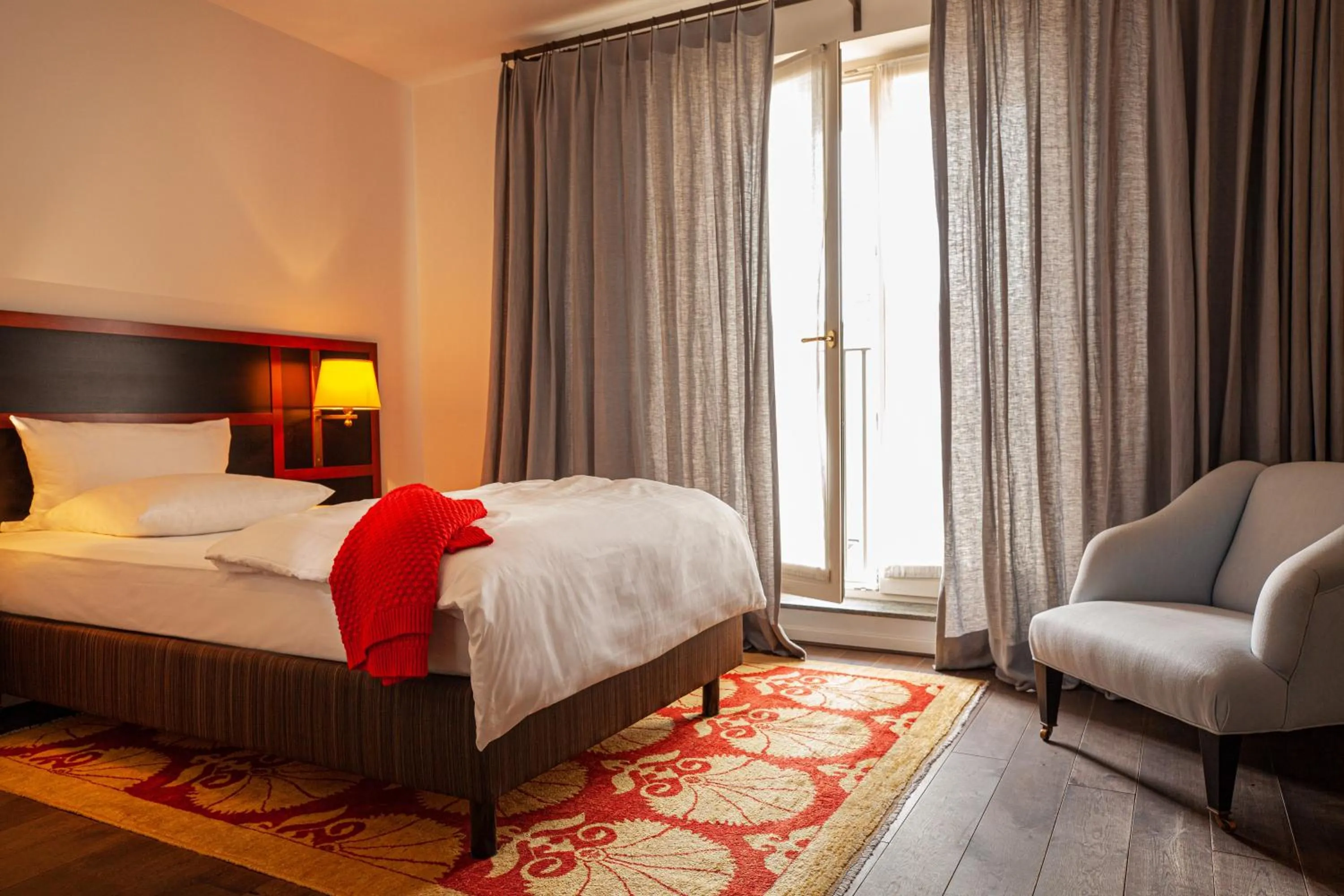 Photo of the whole room, Bed in Hotel Erbprinz - Gourmet & Spa