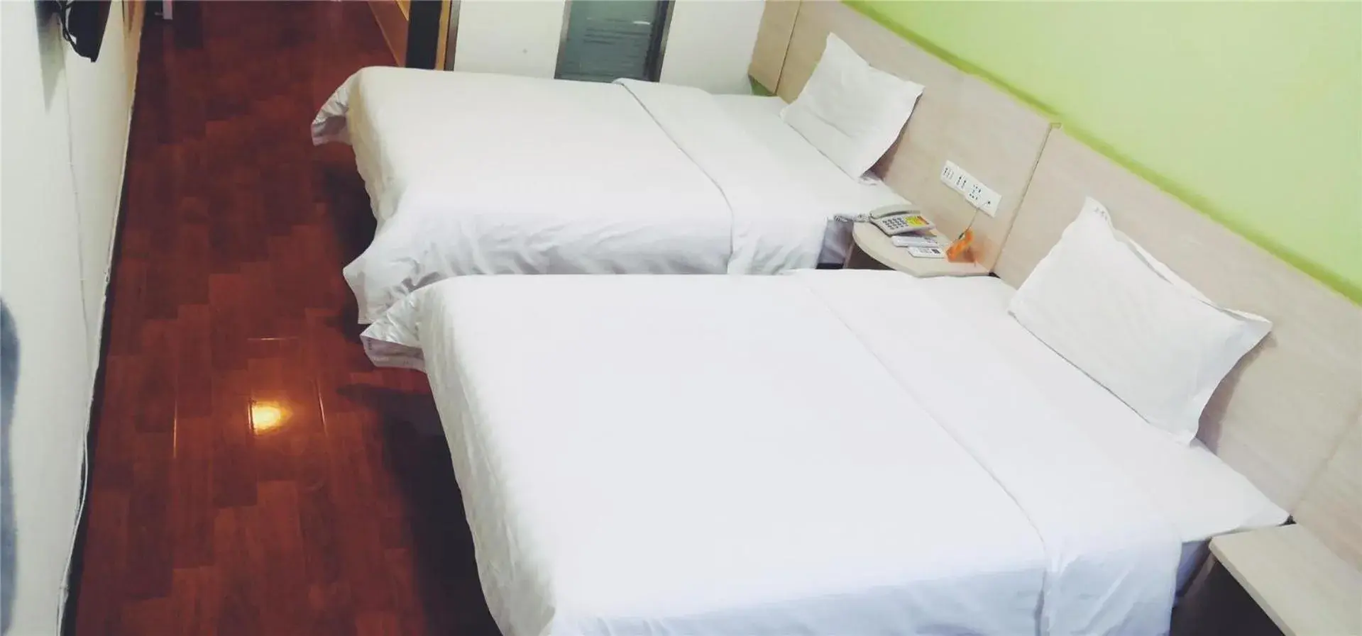 Bed in 7Days Inn Tangshan Silicon Valley Digital City Bed in 7Days Inn Tangshan Silicon Valley Digital City