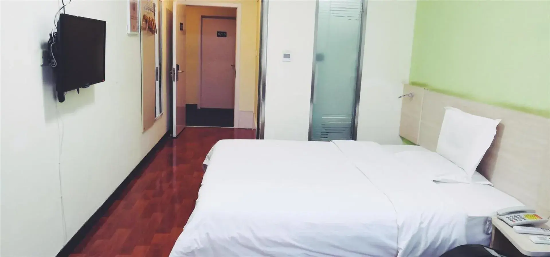 Bed in 7Days Inn Tangshan Silicon Valley Digital City Bed in 7Days Inn Tangshan Silicon Valley Digital City