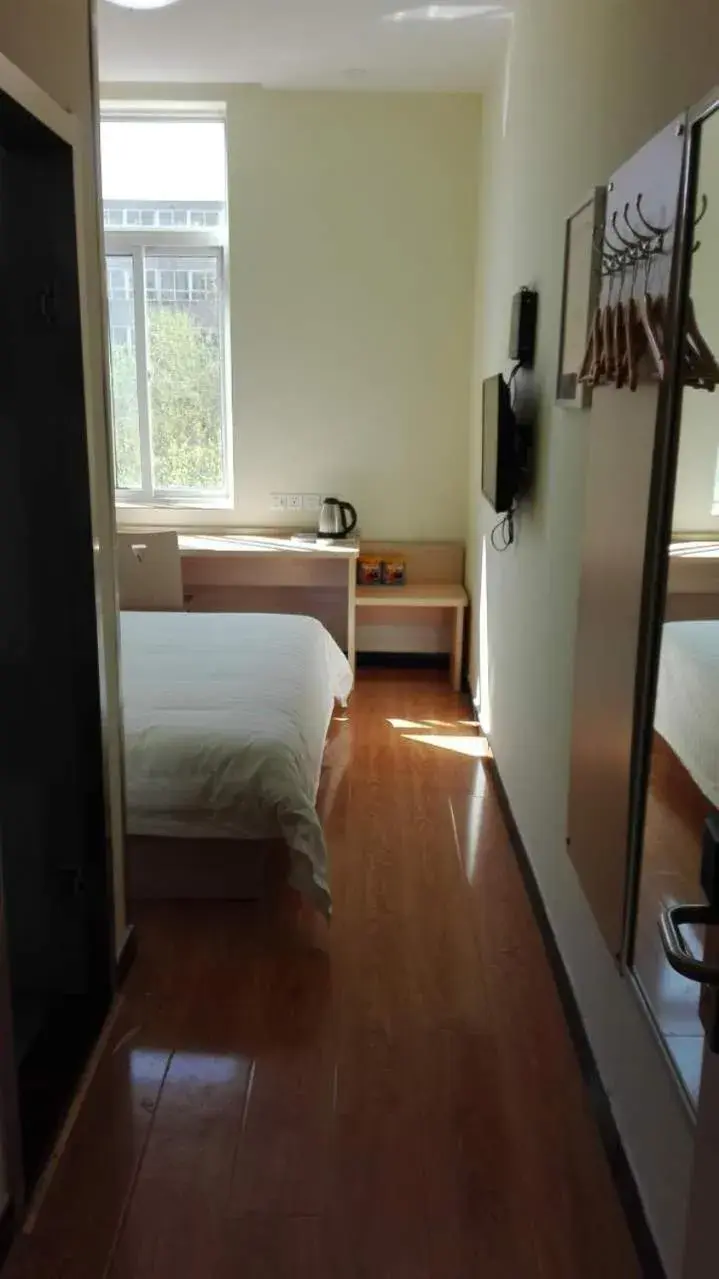 Bed in 7Days Inn Tangshan Silicon Valley Digital City Bed in 7Days Inn Tangshan Silicon Valley Digital City