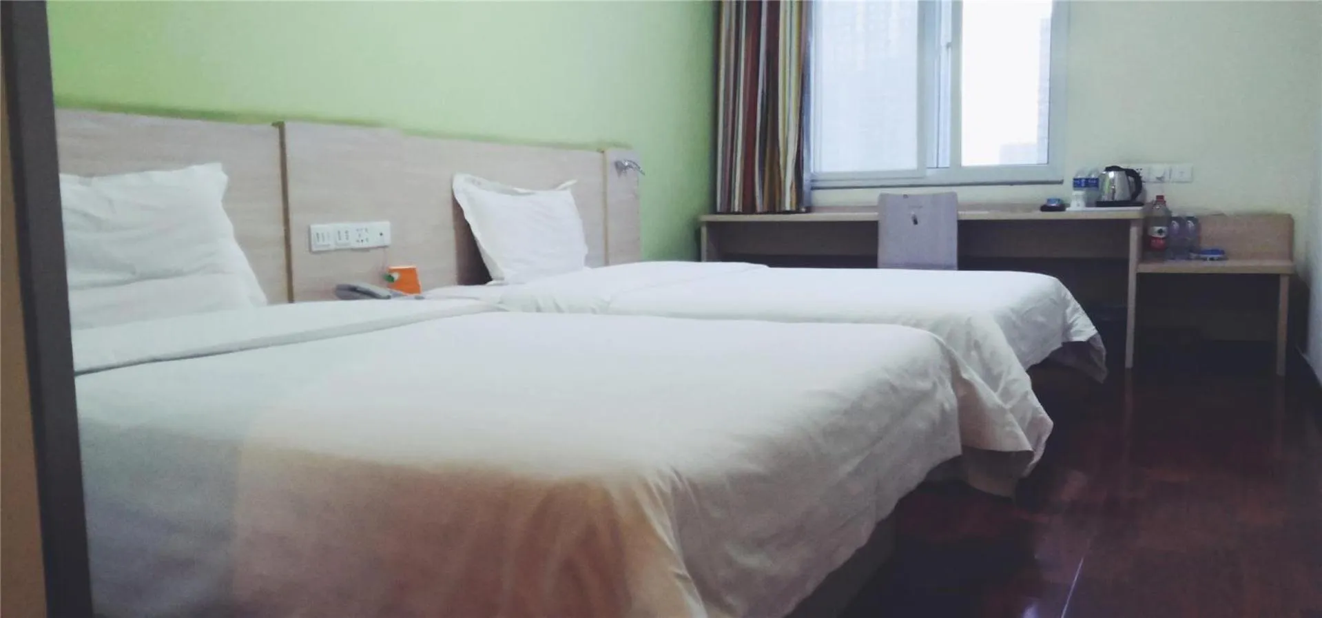 Bed in 7Days Inn Tangshan Silicon Valley Digital City