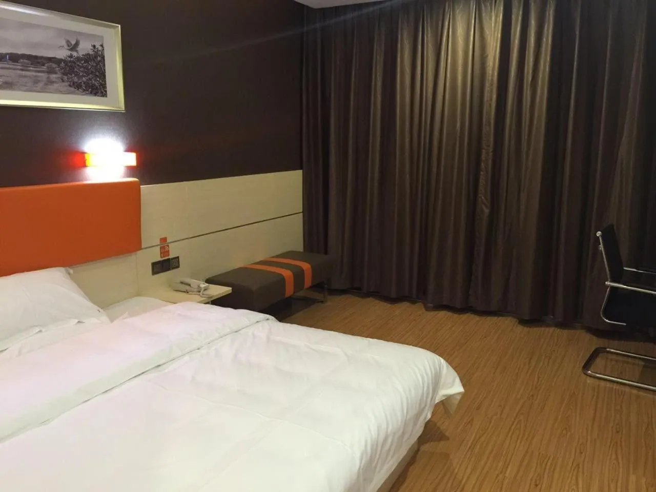 Bed in 7Days Premium Yunfu Xinxing Bus Station