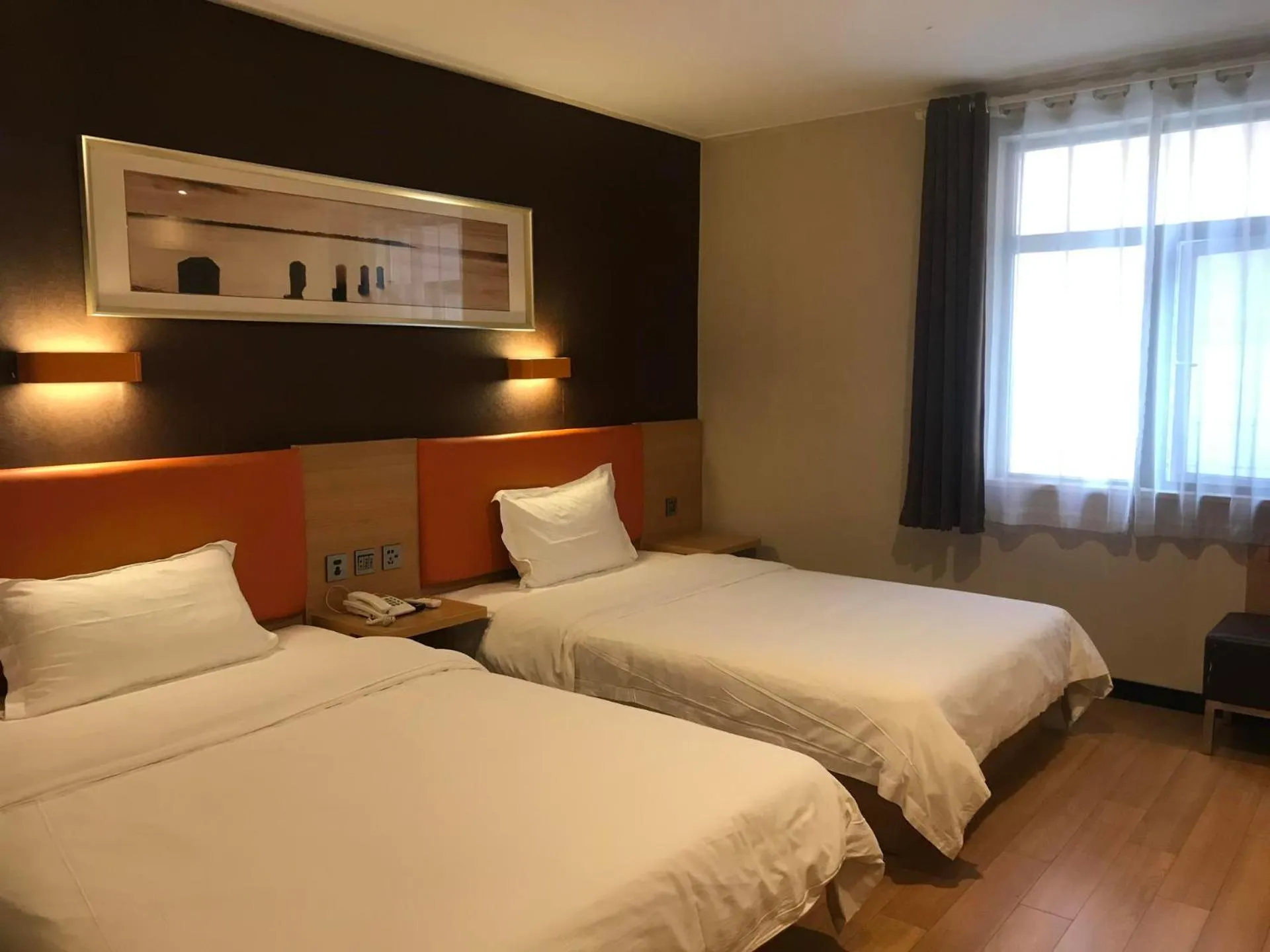 Bed in 7Days Premium Nanjing Xinjiekou Zhangfu Garden Metro Station