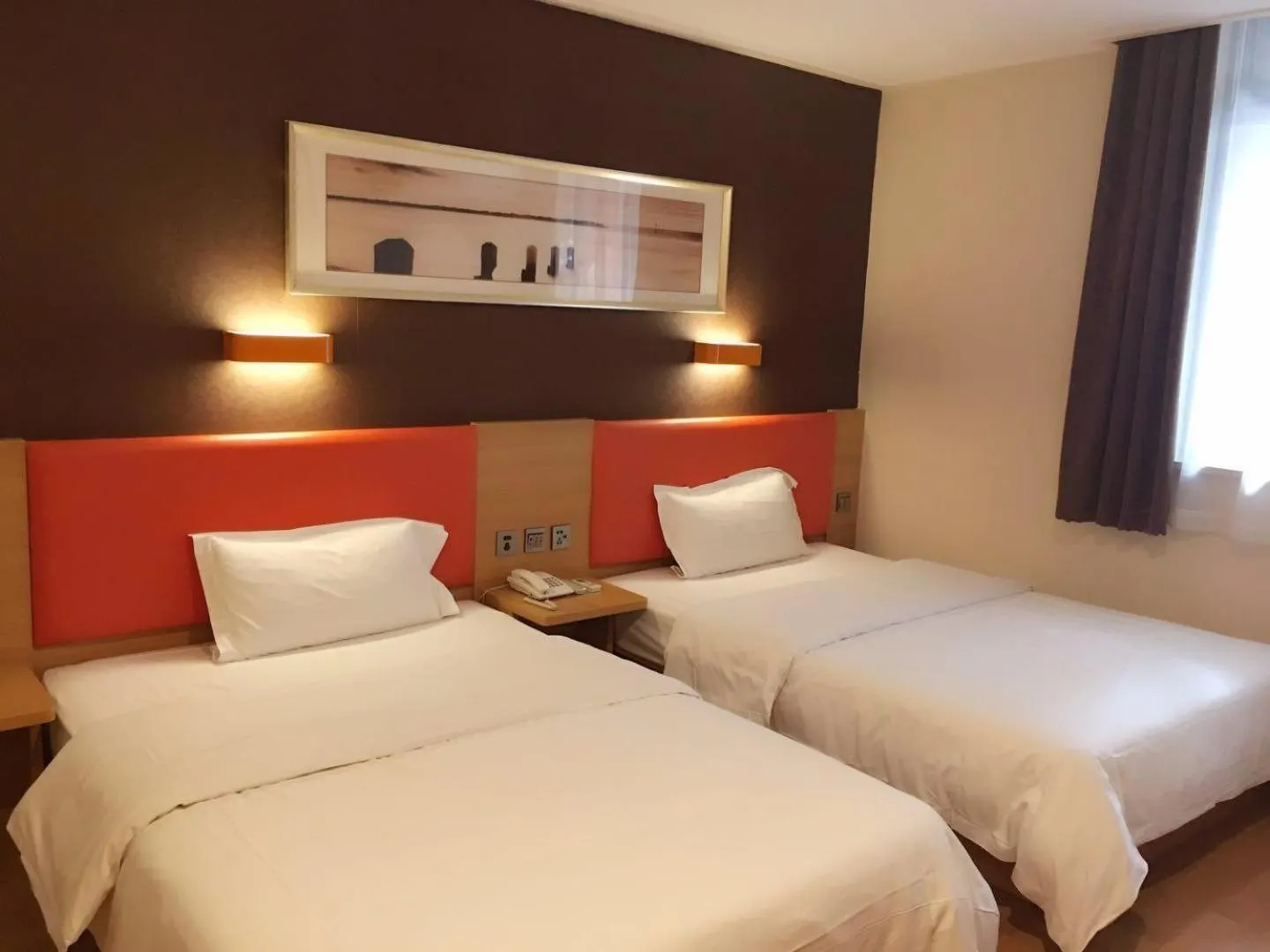 Bed in 7Days Premium Nanjing Xinjiekou Zhangfu Garden Metro Station