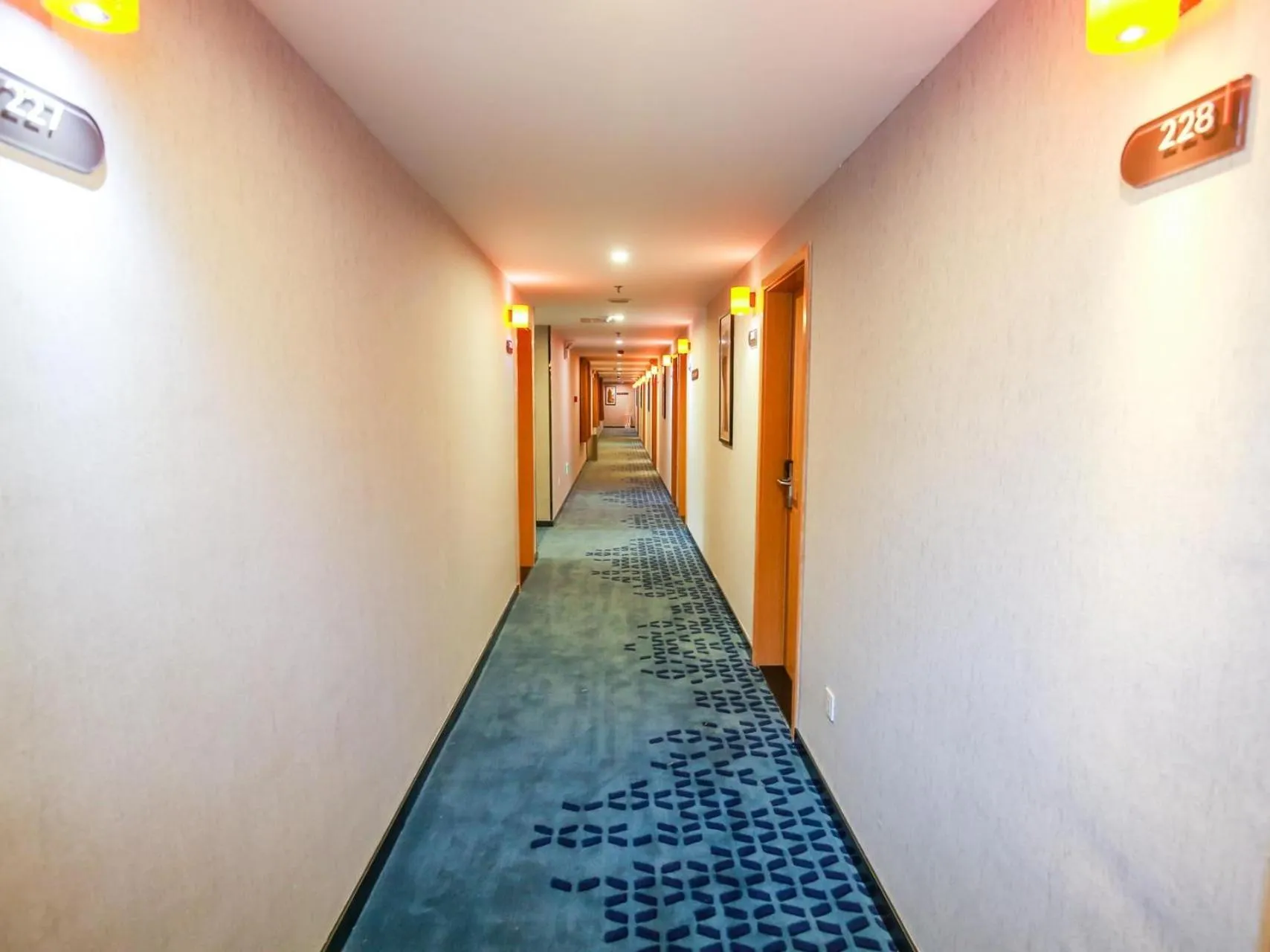 7Days Premium Zhangjiajie Railway Station Square