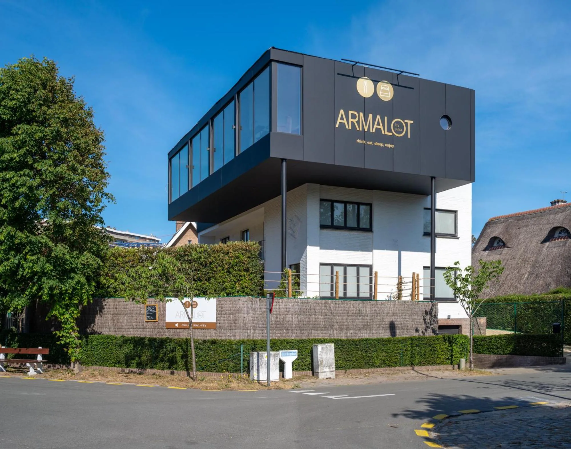 B&B Armalot by Julia