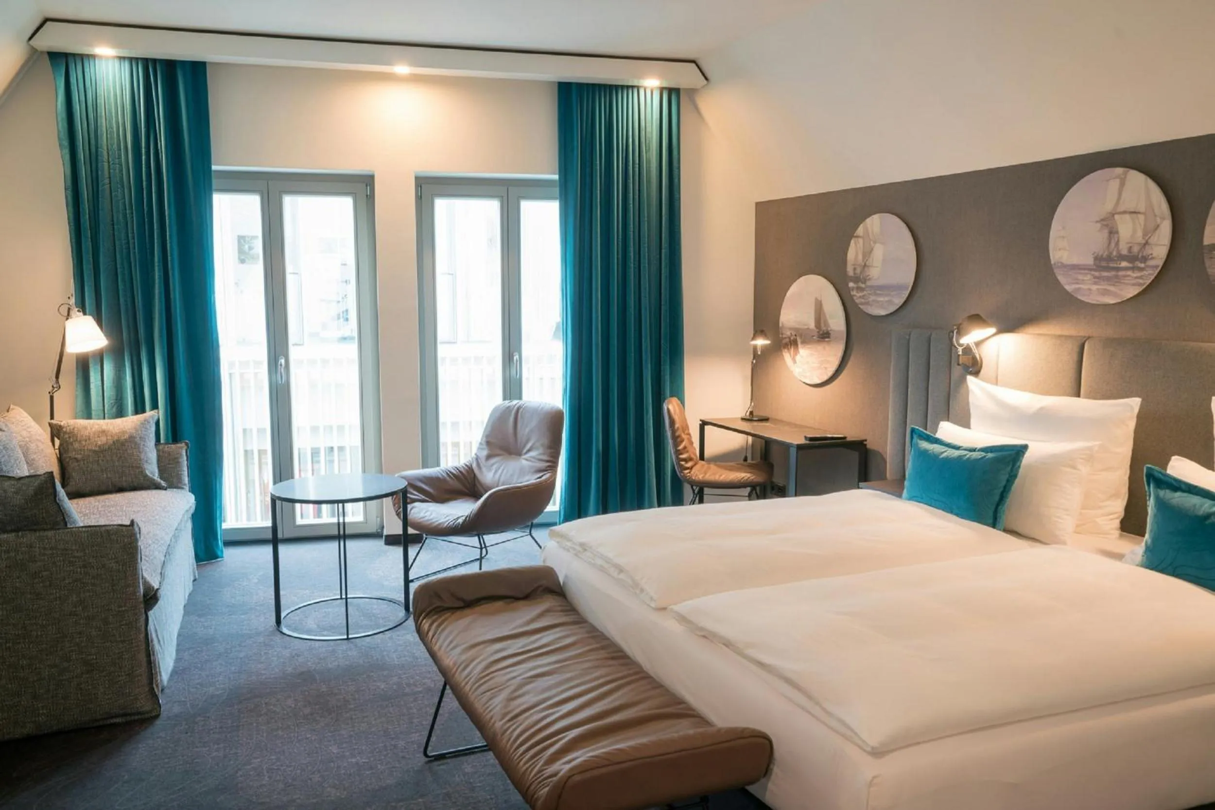 Photo of the whole room, Bed in Motel One Hamburg-Altona