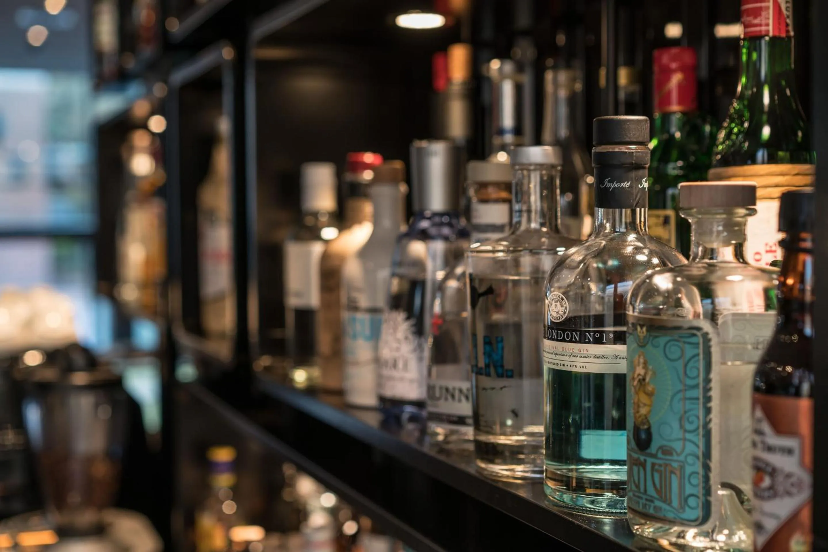 Lounge or bar in Motel One Hamburg-Altona