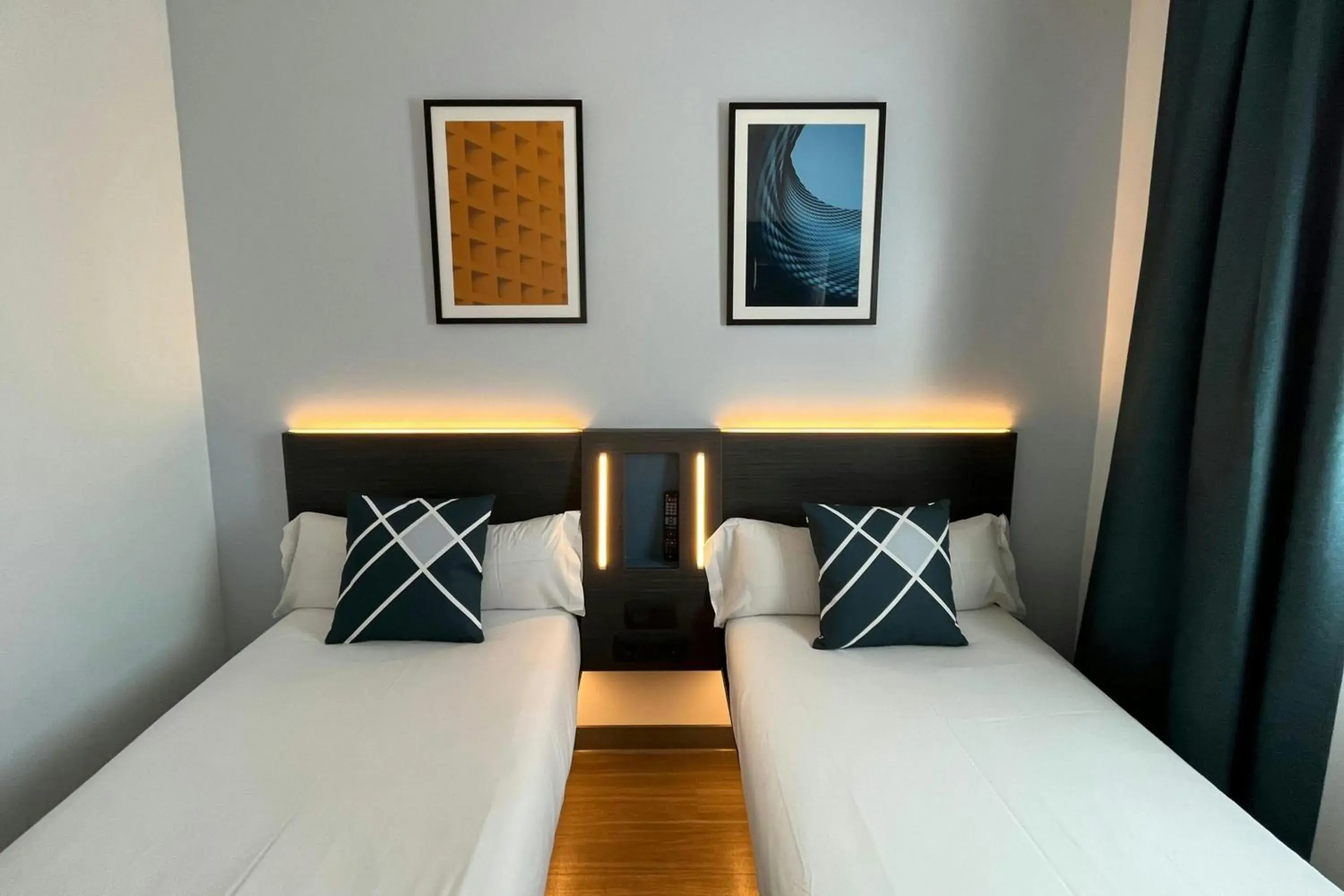 Photo of the whole room, Bed in Four Points Flex by Sheraton Malaga Centre Photo of the whole room, Bed in Four Points Flex by Sheraton Malaga Centre