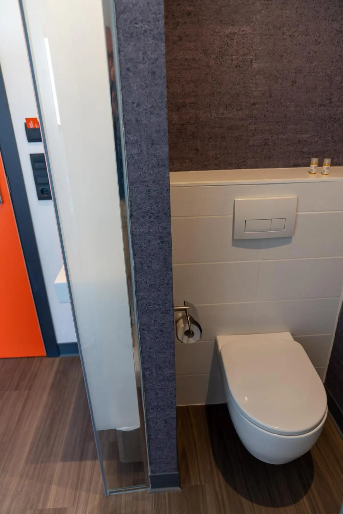 Toilet in easyHotel Malaga City Centre