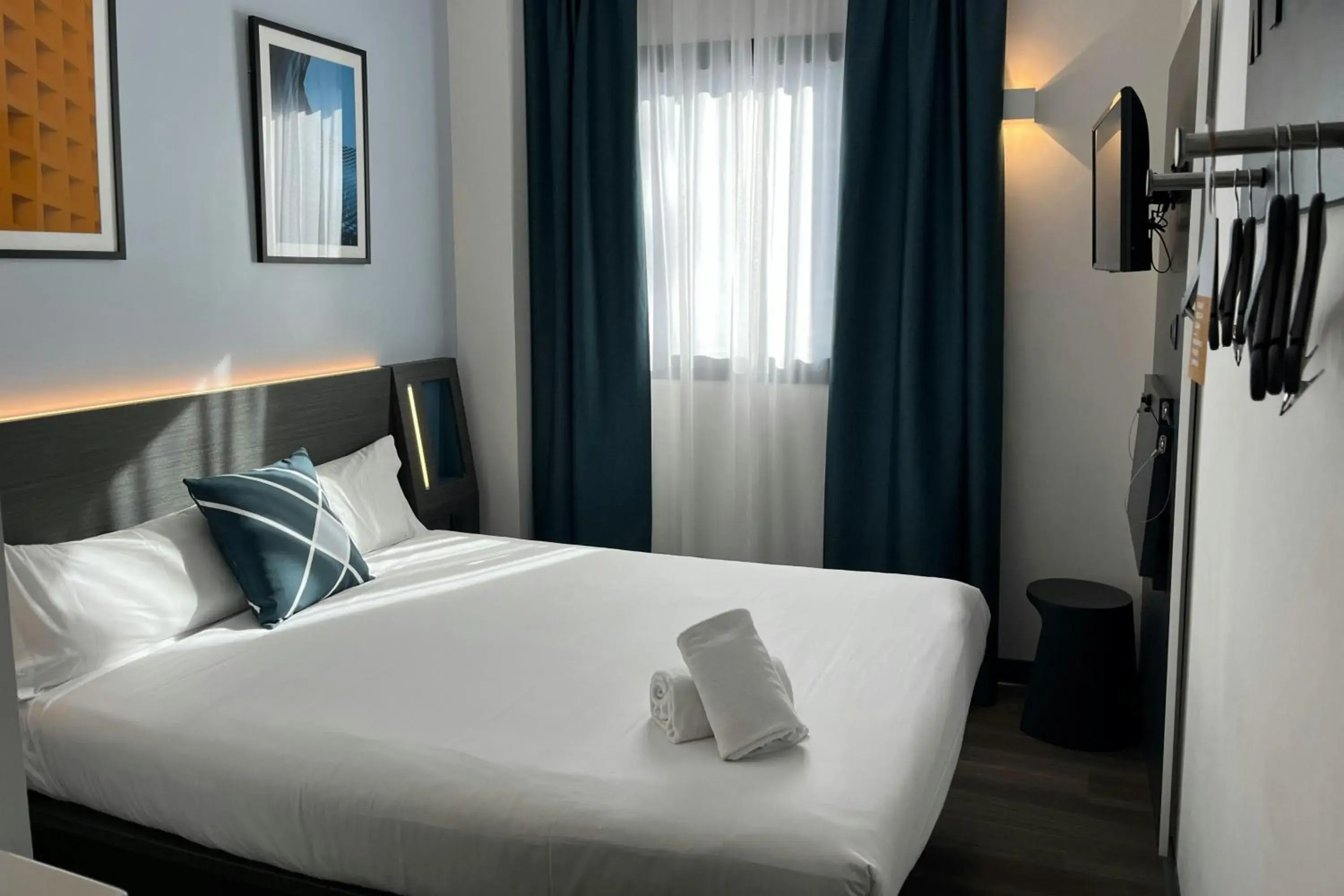 Photo of the whole room, Bed in Four Points Flex by Sheraton Malaga Centre Photo of the whole room, Bed in Four Points Flex by Sheraton Malaga Centre