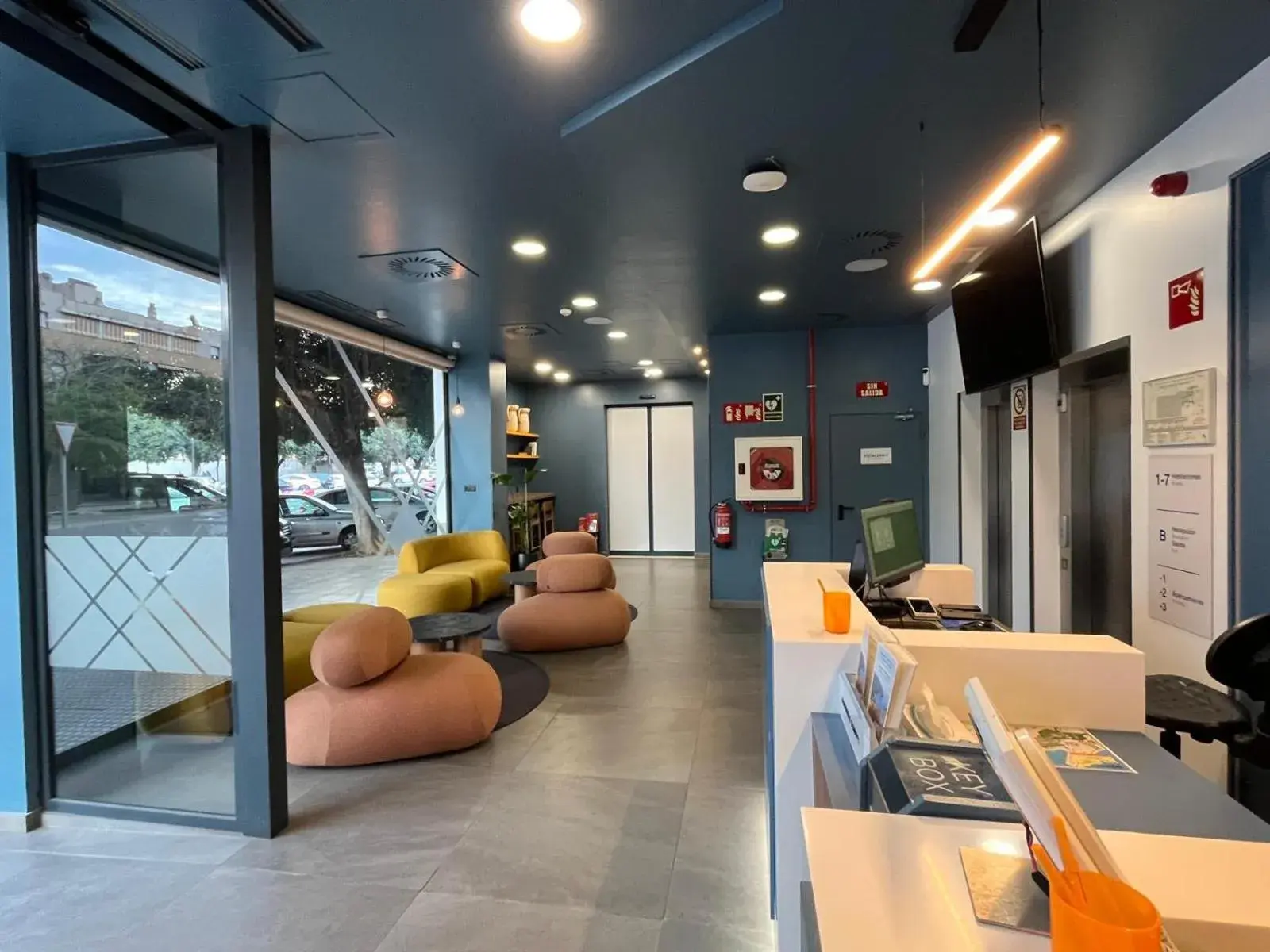 Living room in Four Points Flex by Sheraton Malaga Centre Living room in Four Points Flex by Sheraton Malaga Centre