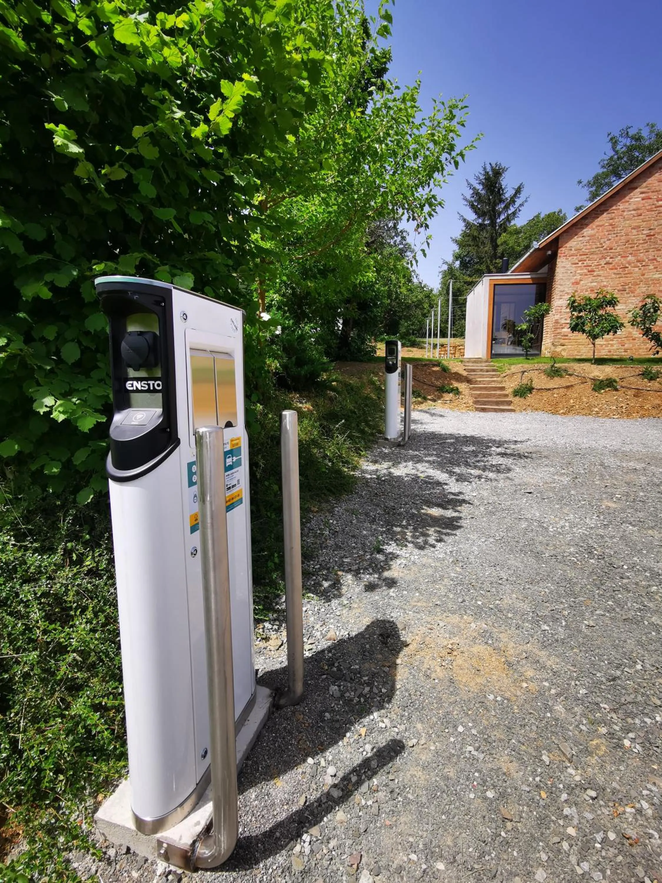 Parking in Almalomb Apartman