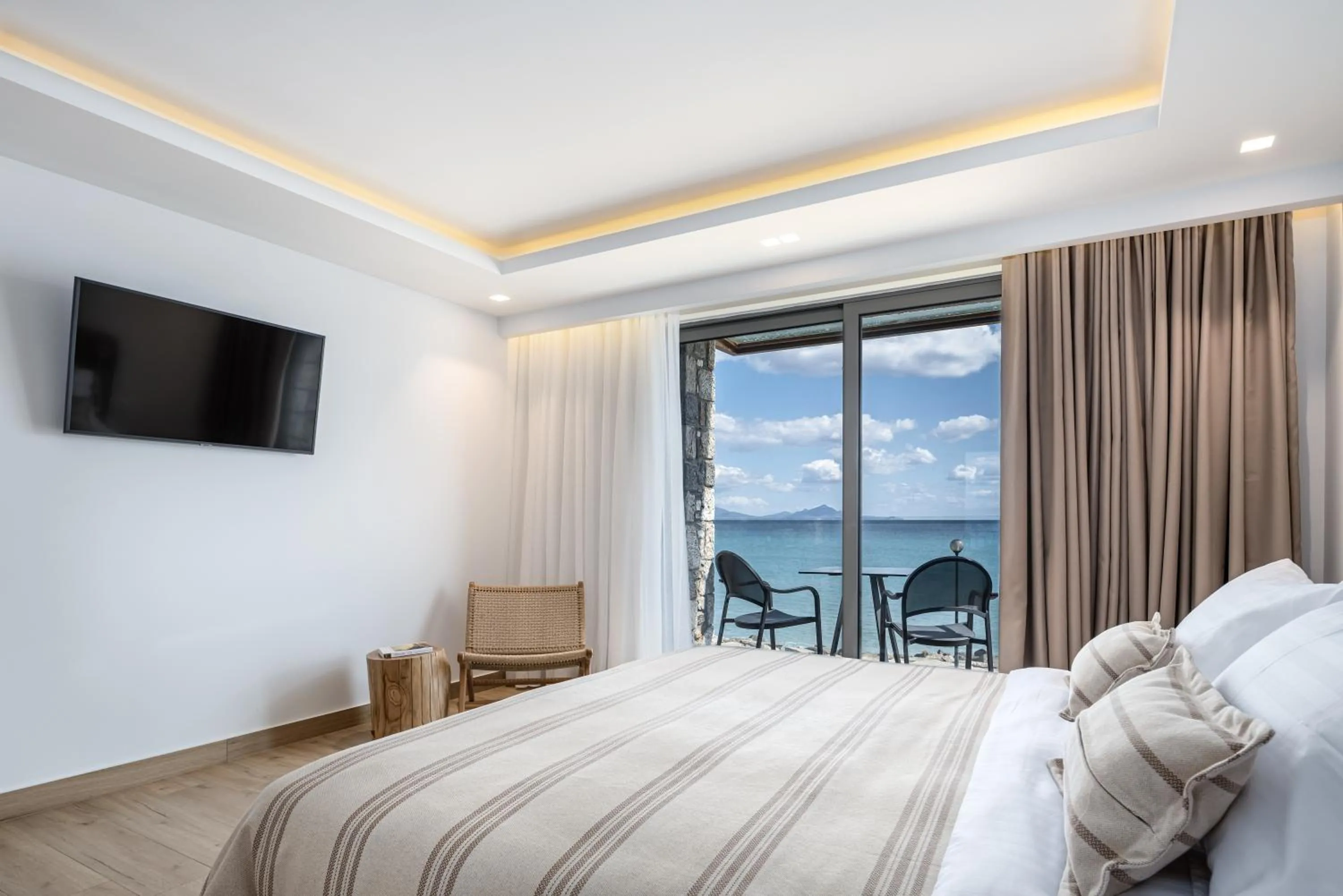 Bed in NISSEA Boutique Hotel