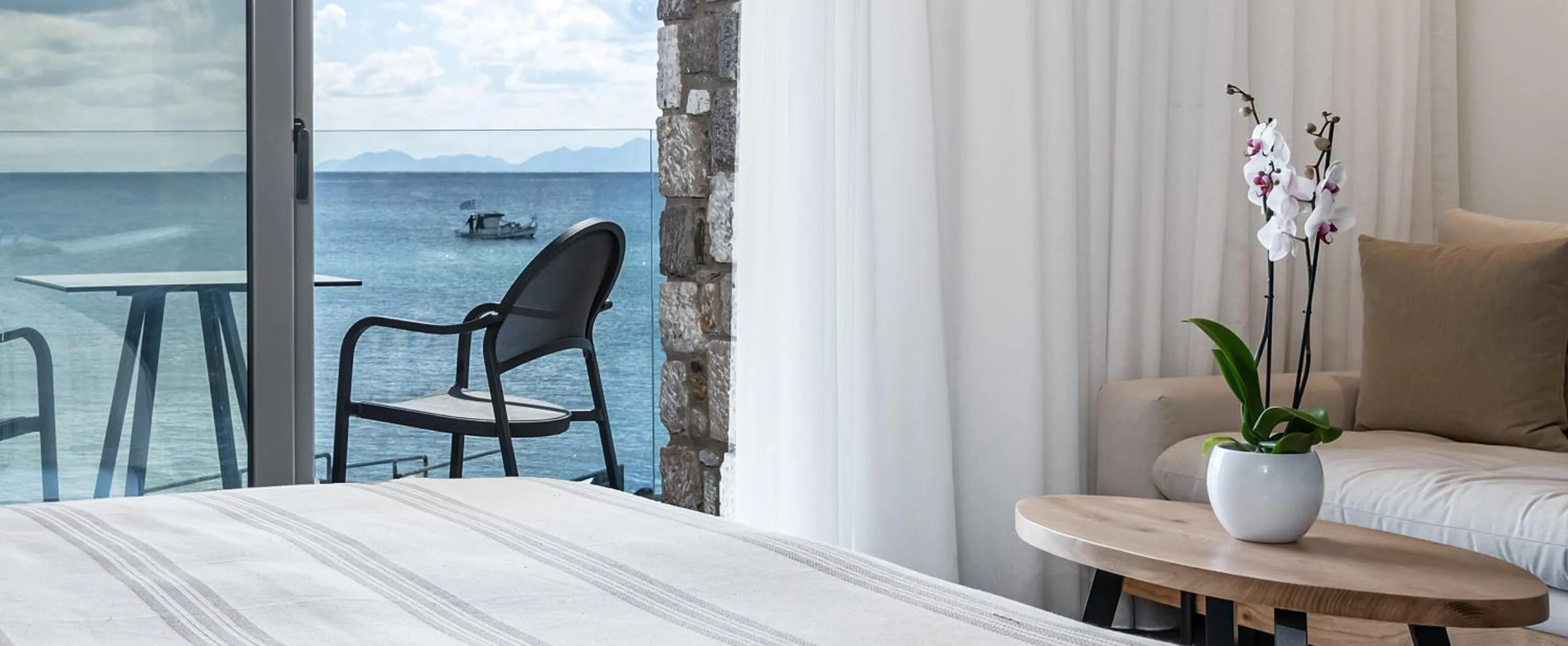 Bed in NISSEA Boutique Hotel
